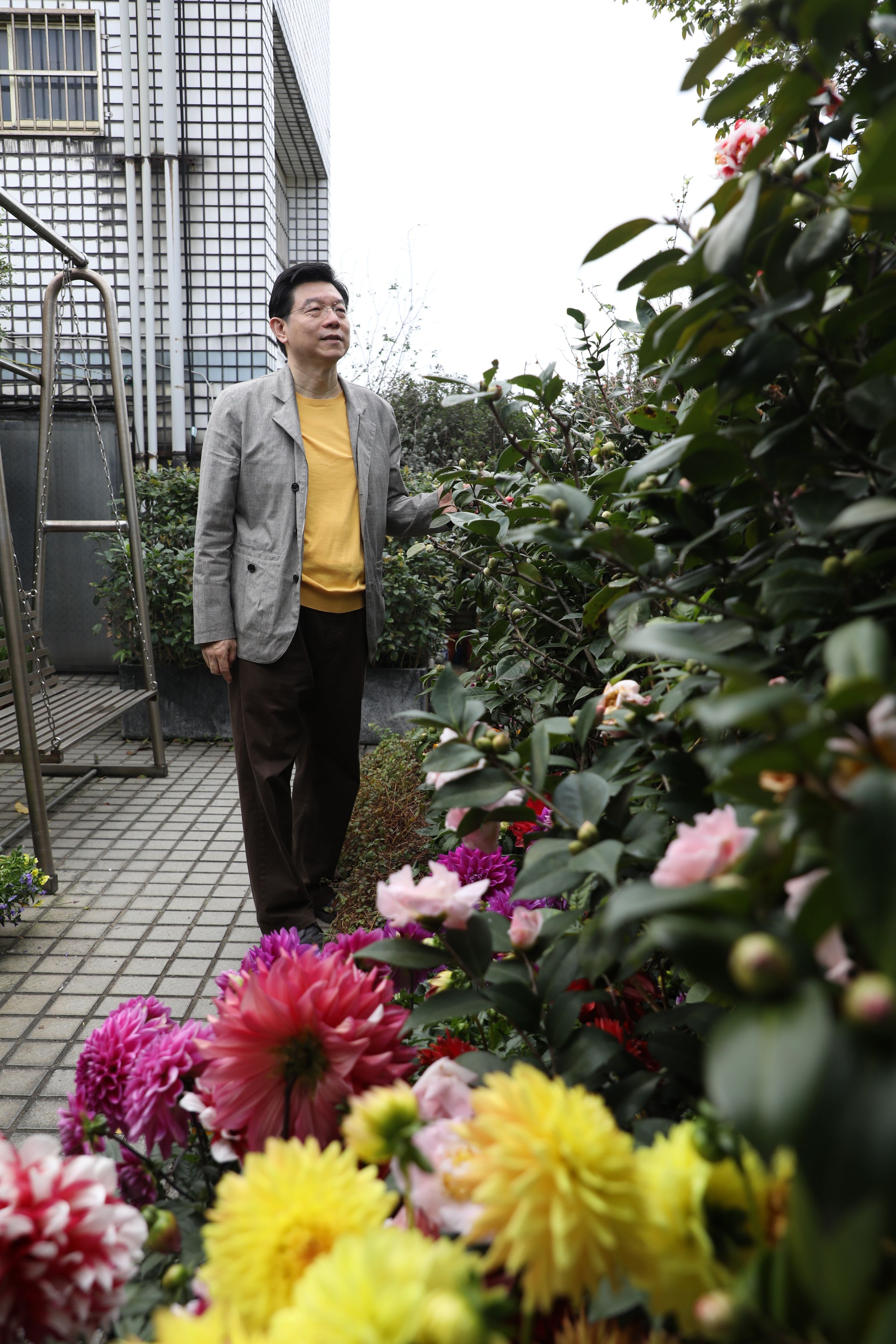《鏡週刊》社長裴偉愛吃也愛做菜，經常跟朋友或大廚求教各家祕藏食譜，週末在家複製，現在也公開他的廚房筆記。（何宗昇攝）