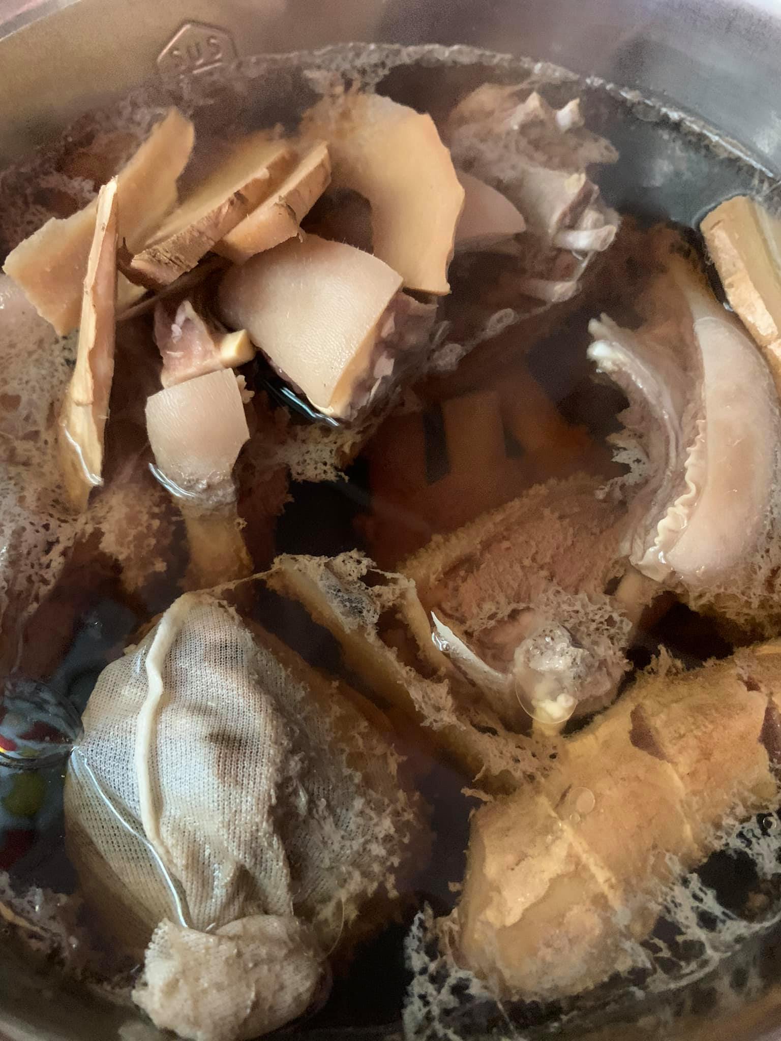 清蒸後的羊肉湯。