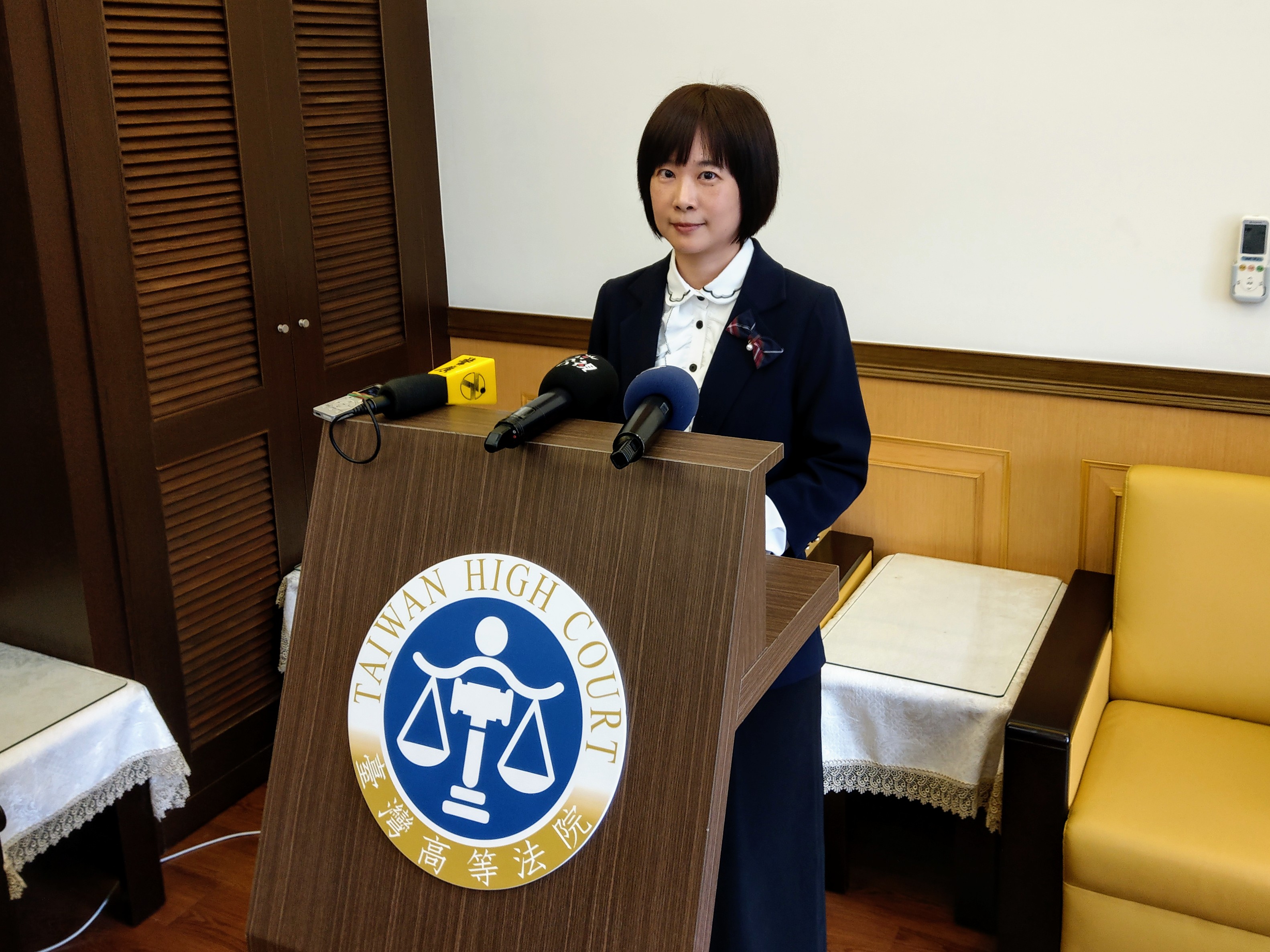 高等法院發言人黃玉婷法官說明紅火案辜仲諒無罪理由。