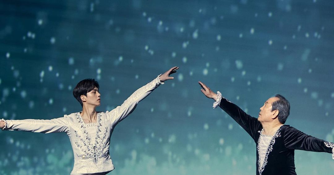 宋江（左）與朴仁煥在《如蝶翩翩》結局中登台共舞，畫面令觀眾感動落淚。（翻攝自dancing_duck70 Instagram）