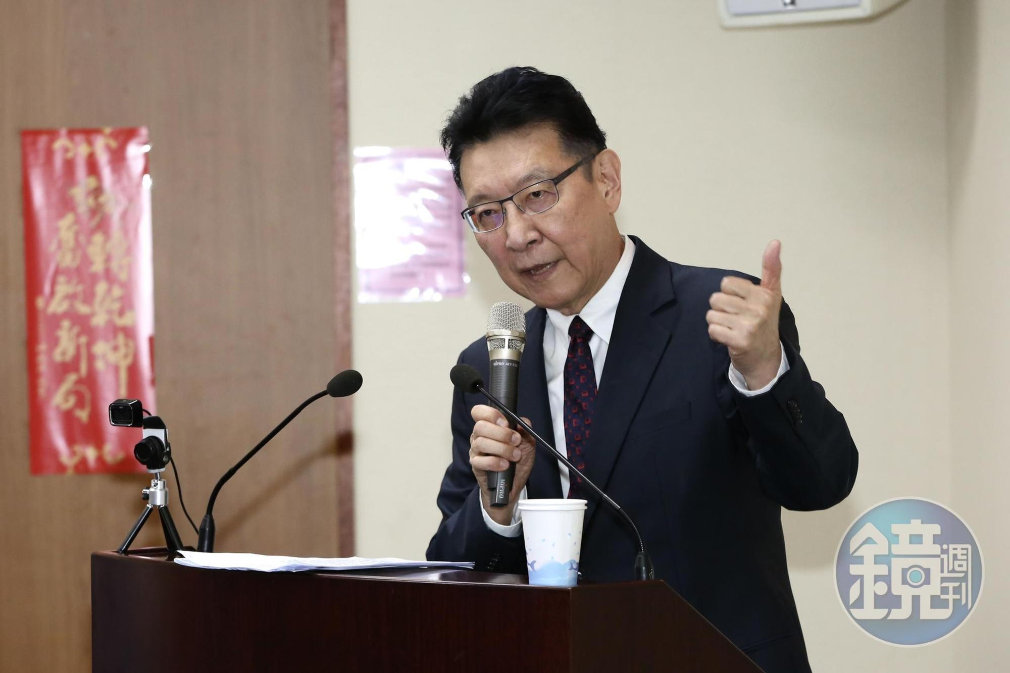 中廣董事長趙少康28日赴國民黨中常會進行「和平、奮鬥、救台灣」專題演講,宣布不參選黨主席。