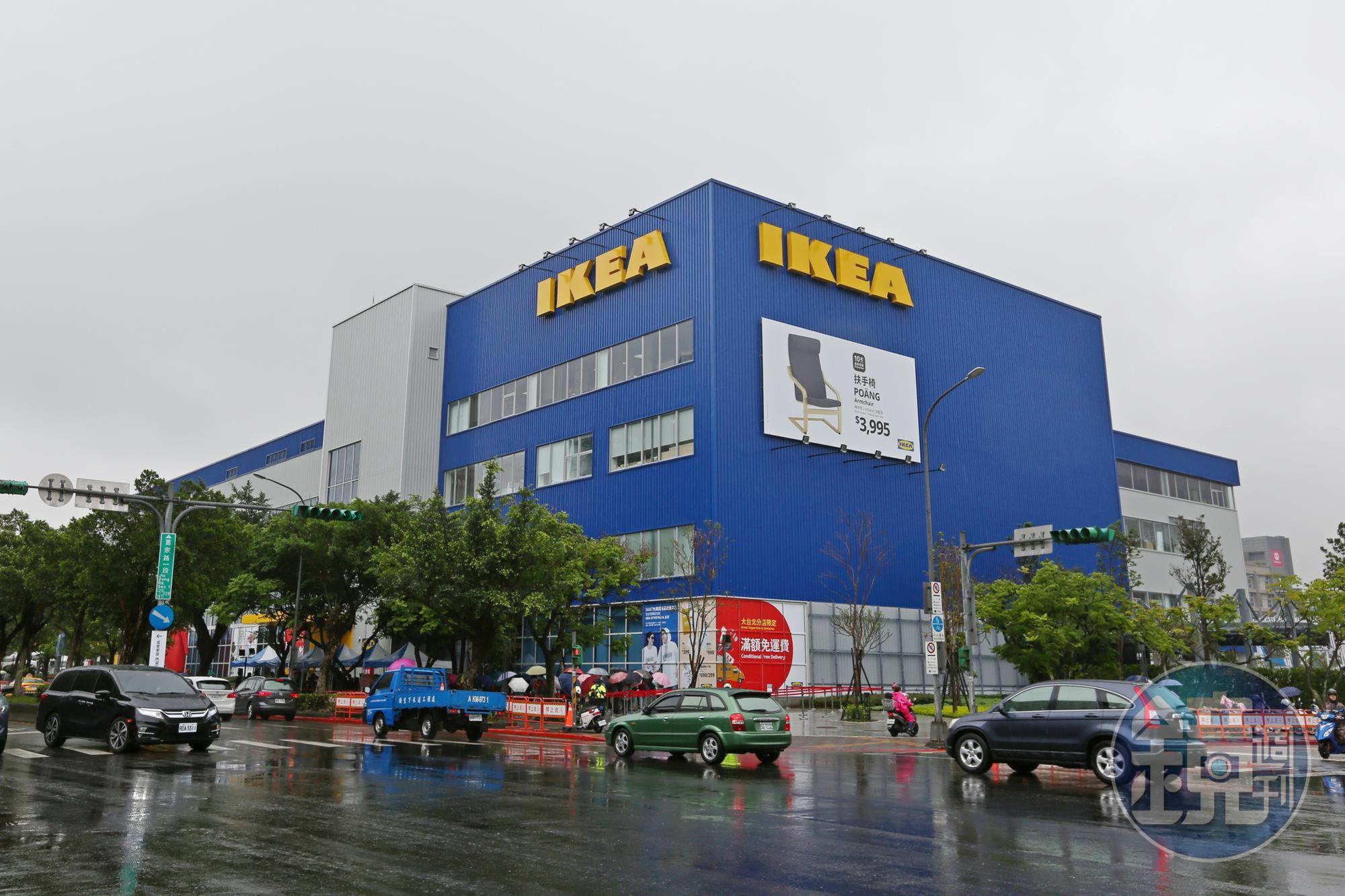 IKEA內湖店4月28日至5月11日舉行開幕活動,為疏導周邊道路車流,內湖分局將於開幕活動期間每日9至22時,實施彈性交通管制。