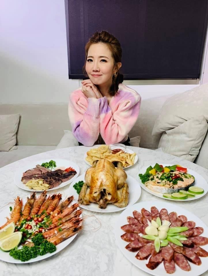 謝忻遭網友狂酸，透露出無奈。（翻攝謝忻臉書）