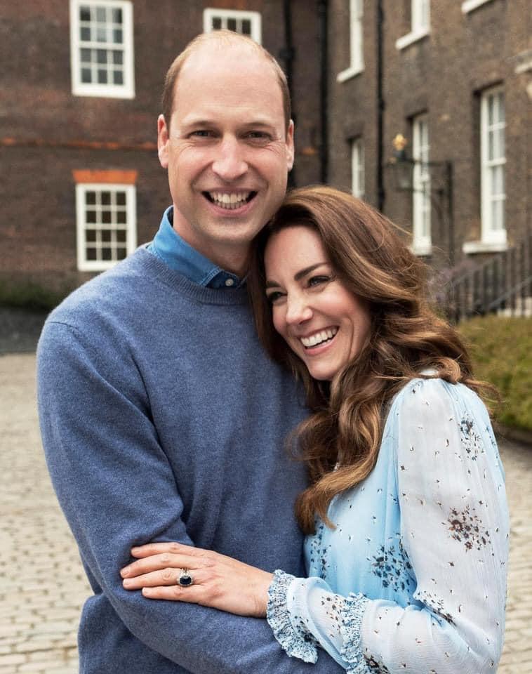 照片由英國攝影師Chris Floyd拍攝，夫婦倆笑容滿面，恩愛藏不住。（翻攝kensingtonroyal IG）