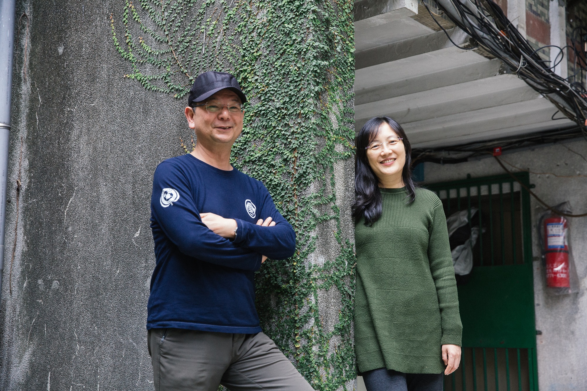 李志薔（左）與蔡銀娟（右）是以為消防員發聲為初衷製作《火神的眼淚》。 
