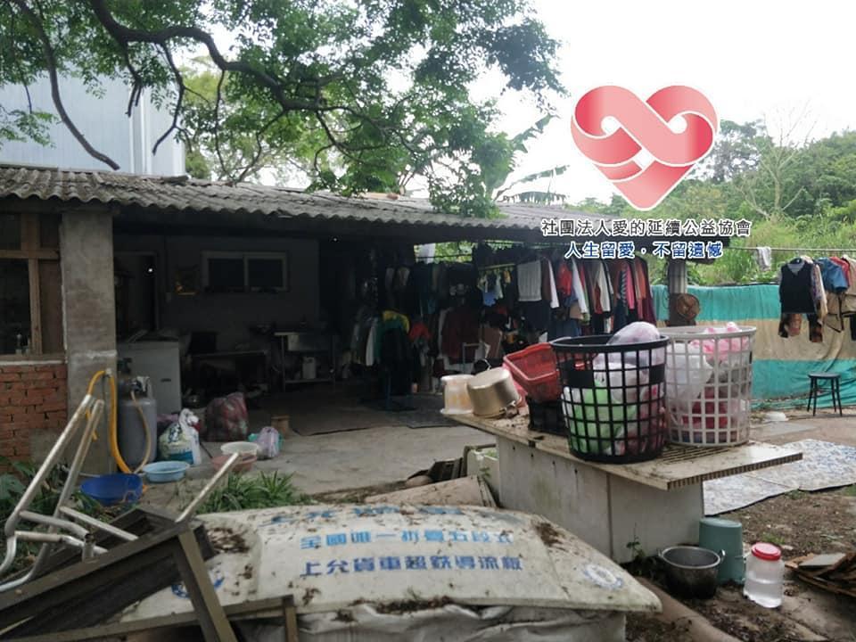 被夫家歧視的阿莉,只能住在豬舍改建的平房。(翻攝自社團法人愛的延續公益協會臉書)