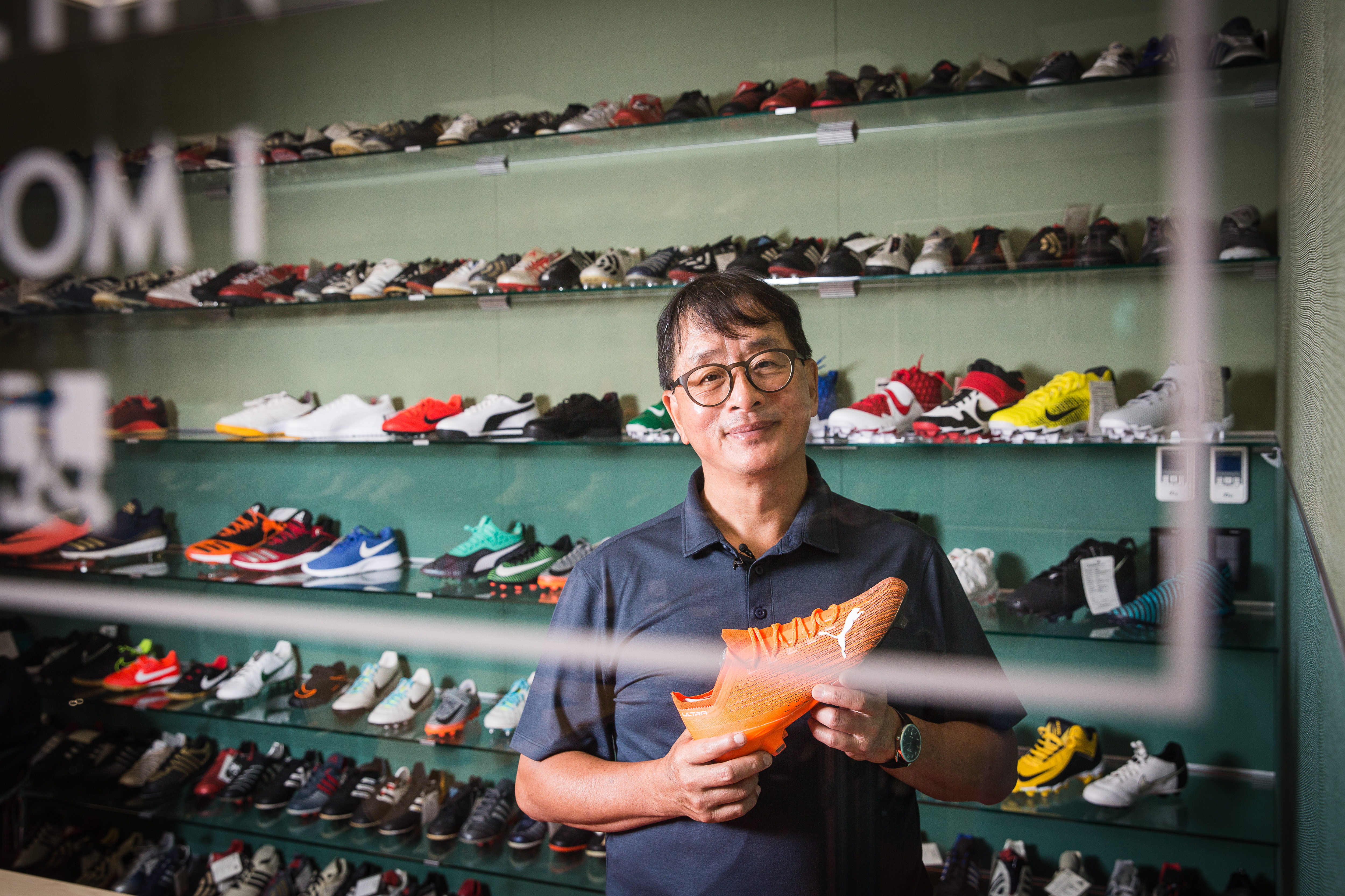 製鞋產業面臨嚴重人才流失問題，陳維家推動志強國際上市，希望提供更好的福利制度，吸引人才加入。