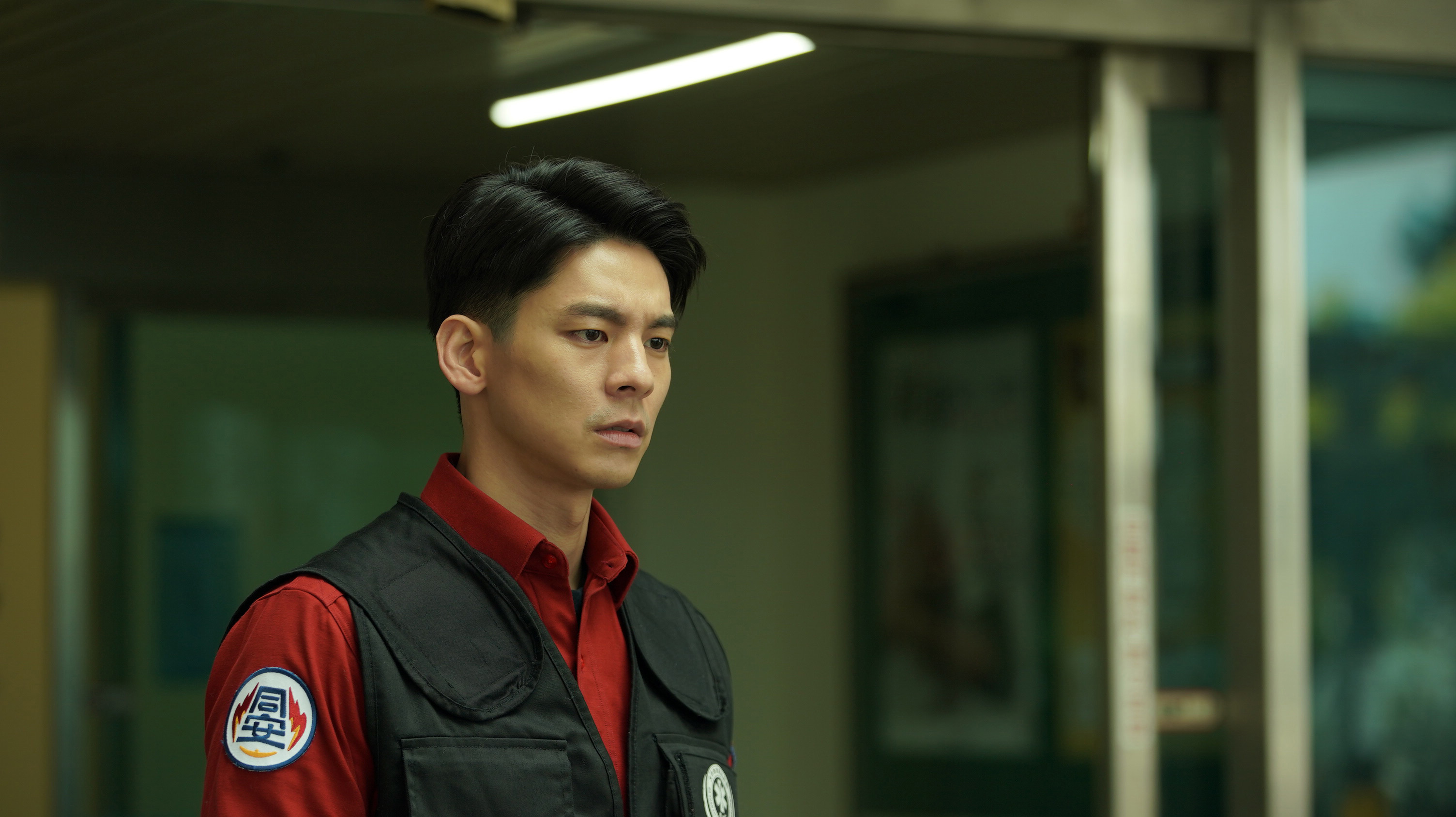 林柏宏在《火神的眼淚》演出消防員的心裡掙扎。（公共電視提供）