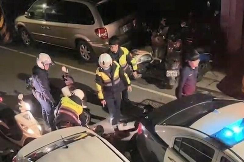 新北市中和分局員警日前發生踹頭事件,事發後警政署表示影音資料「通通沒有」。