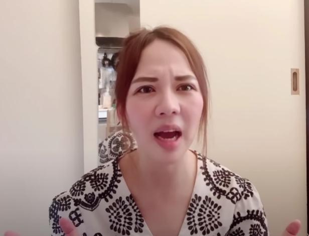 日本人妻YouTuber指出,福原愛把自己媽媽留在台灣,有違日本人「不給人添麻煩」的責任感。(翻攝自「MomGaku」YouTube)