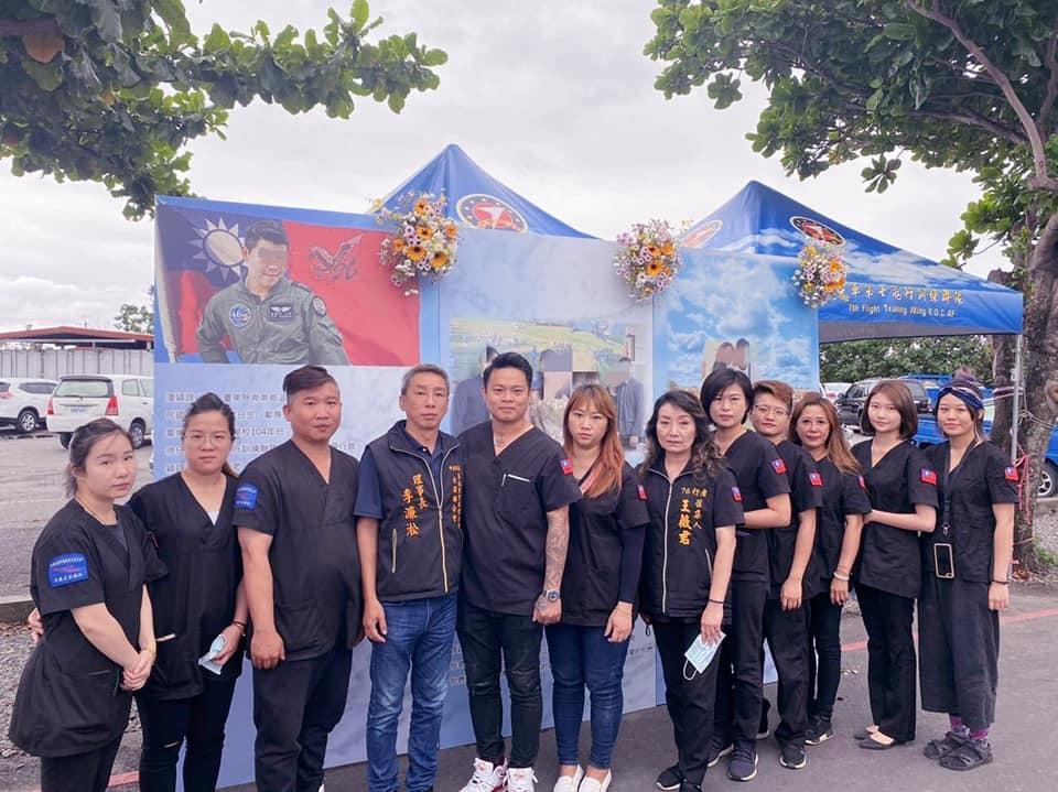76行者結束太魯閣號任務後,赴台東修復殉職飛官遺體。(翻攝自76行者臉書)