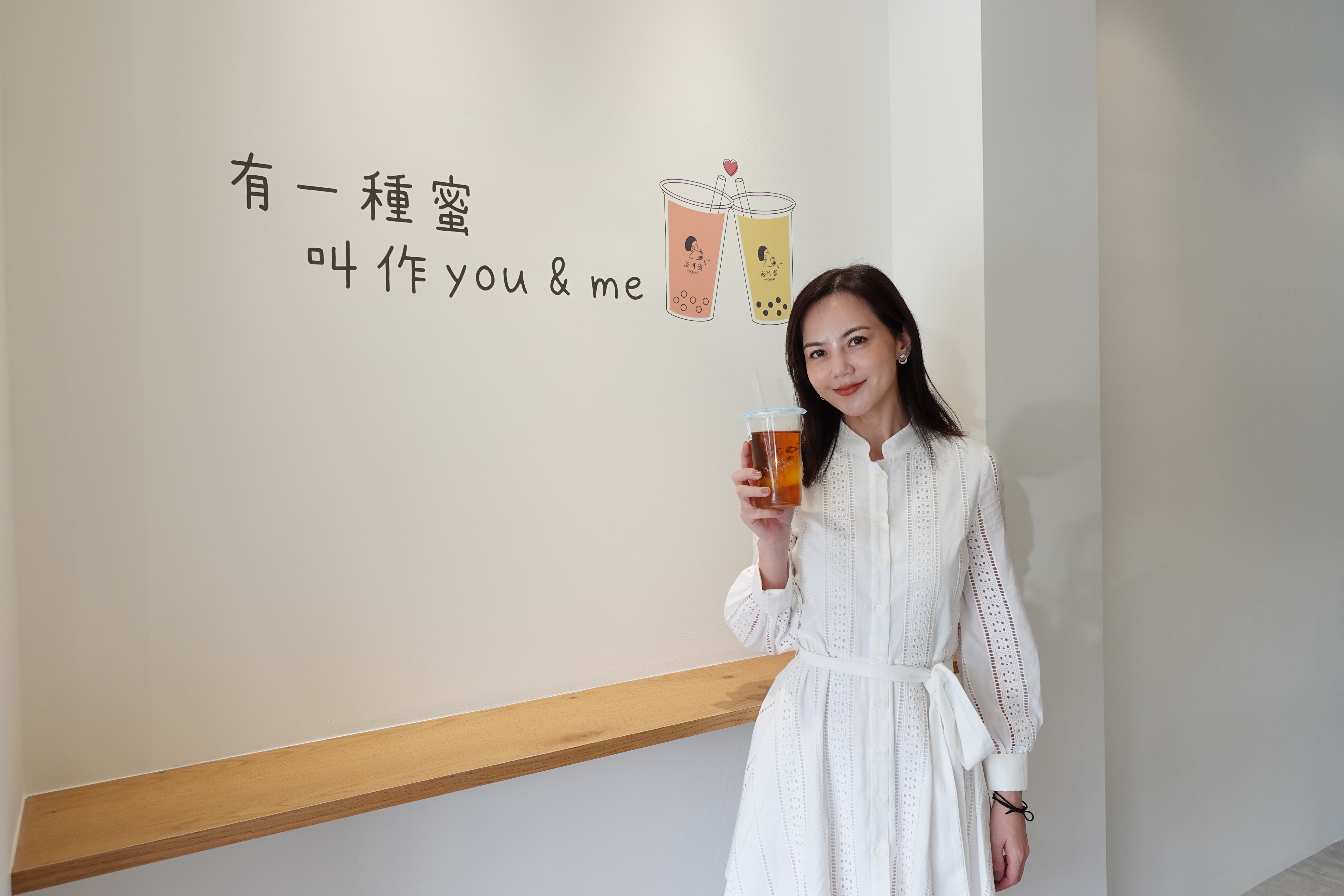 簡沛恩2年前創立飲料品牌「必可蜜」，近日更在短短的6個月內順利展店6家店。（必可蜜提供）