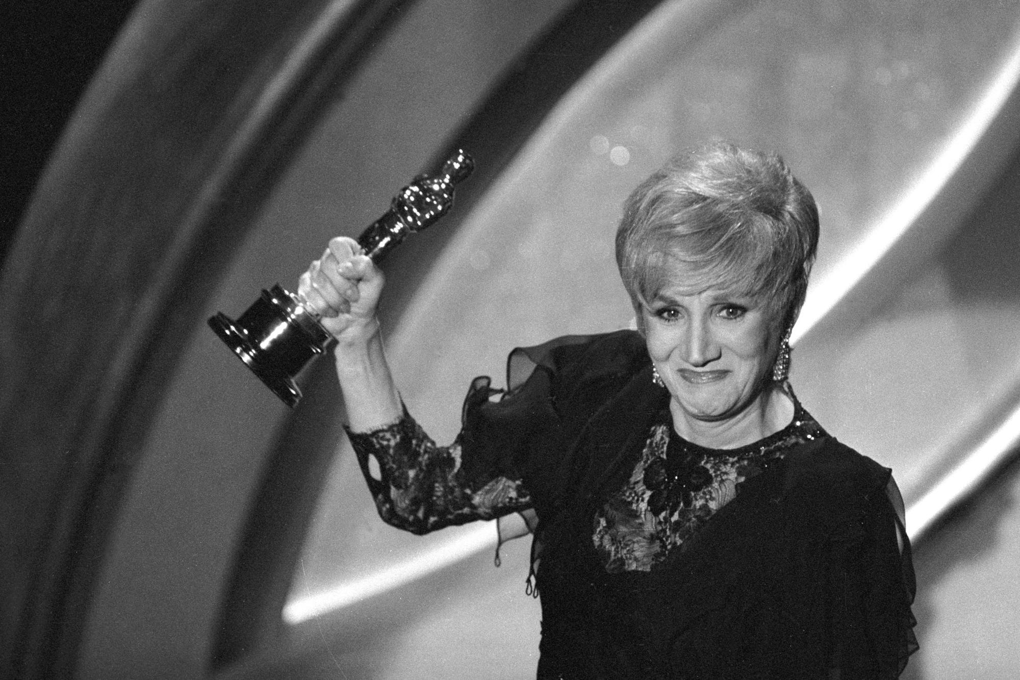 美國女星奧林匹亞杜卡琪斯(Olympia Dukakis)傳出辭世消息,享壽89歲。(翻攝自奧斯卡官網)