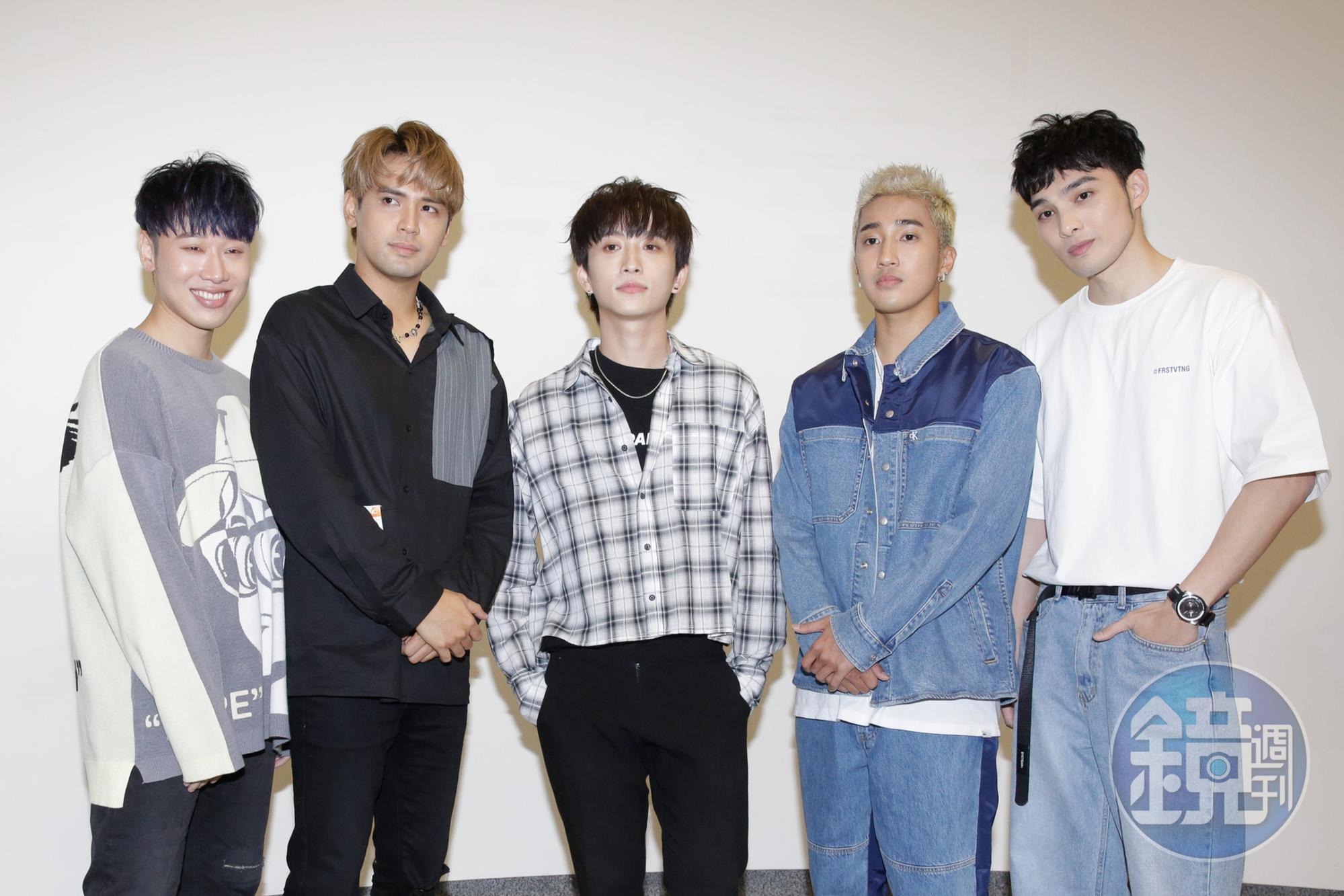 五堅情今到TVBS錄黃子佼和趙岱新主持的「#T-POP」,5人錄完影後大方受訪。