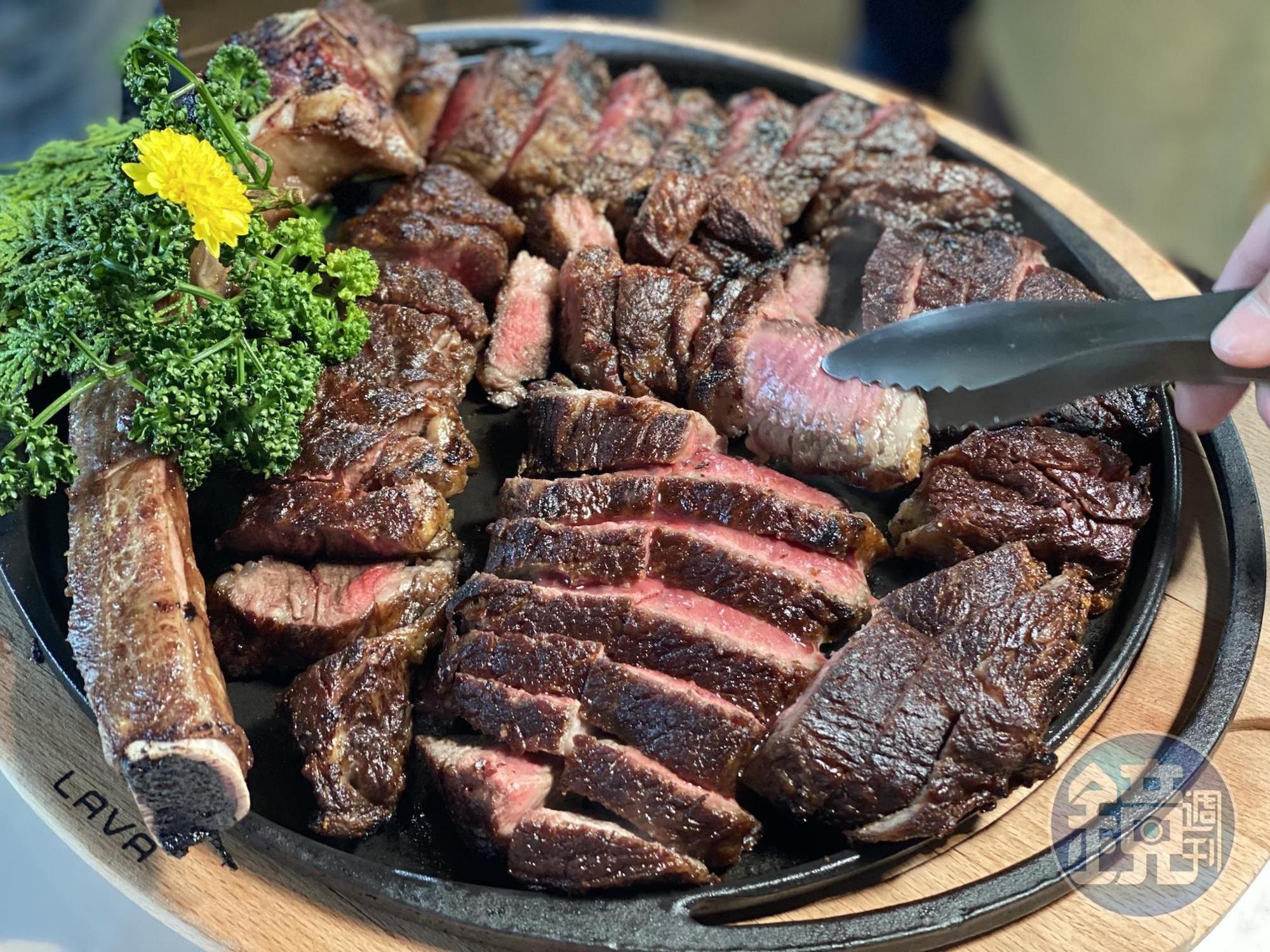 「王者戰斧」4人套餐售價3,450元／人。
