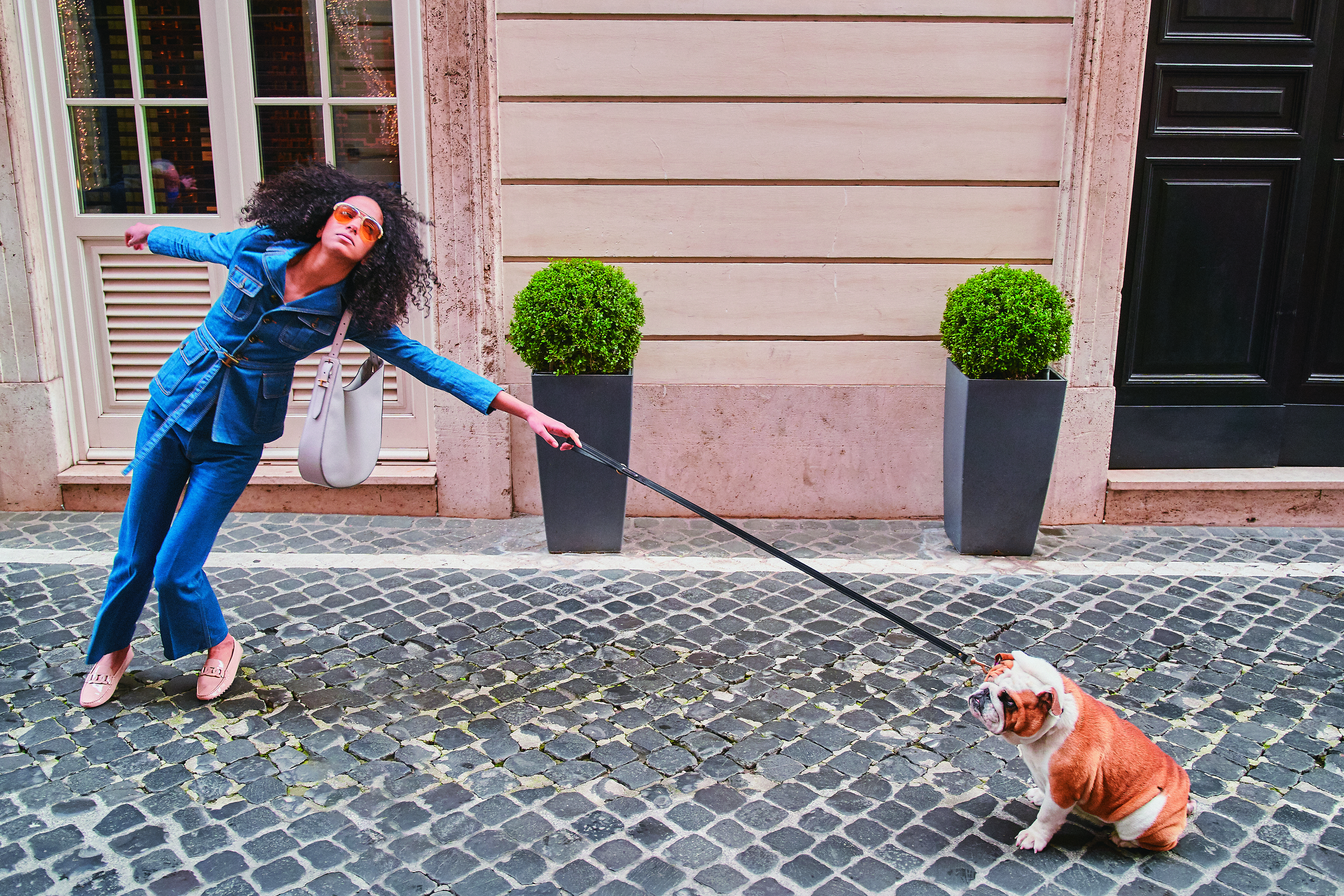 Oboe白色皮革肩背包。NT$52,100