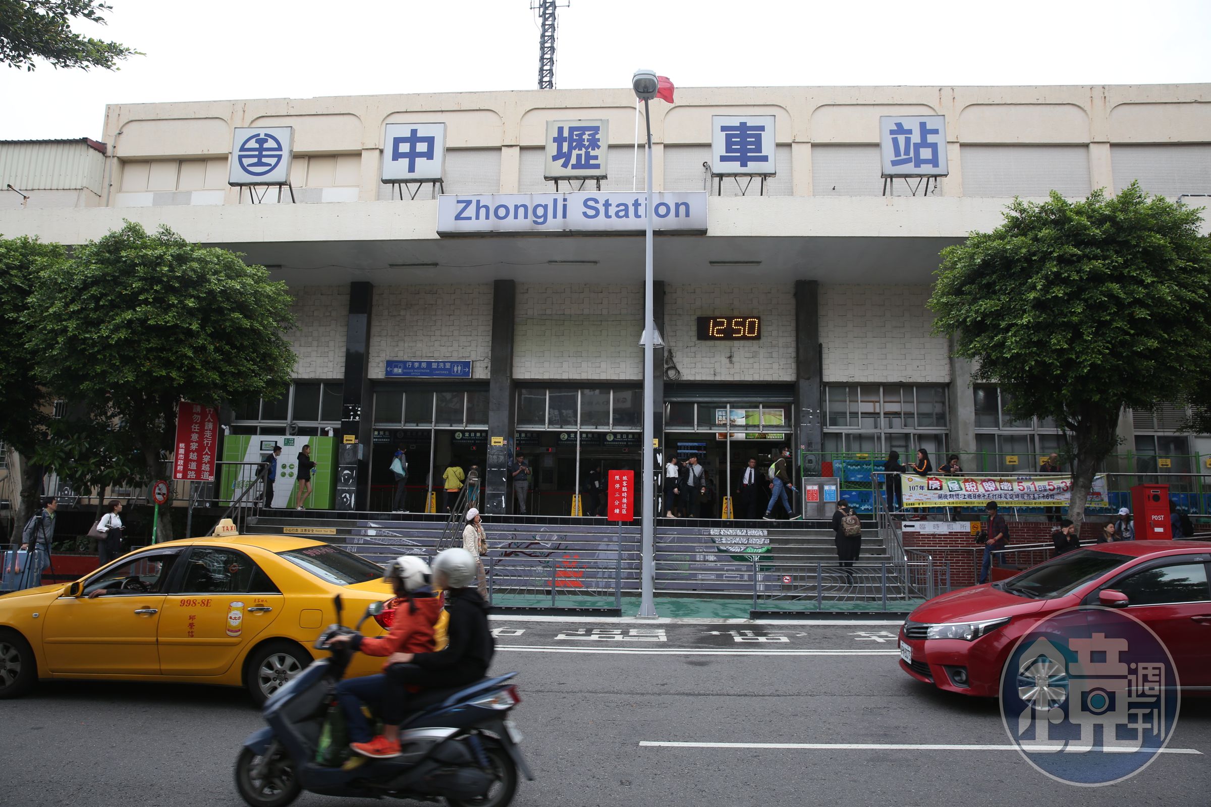 「華航諾富特飯店」群聚持續延燒，目前累積有24人確診，足跡逐一曝光。一名確診曾搭乘中壢火車站。（本刊資料照）