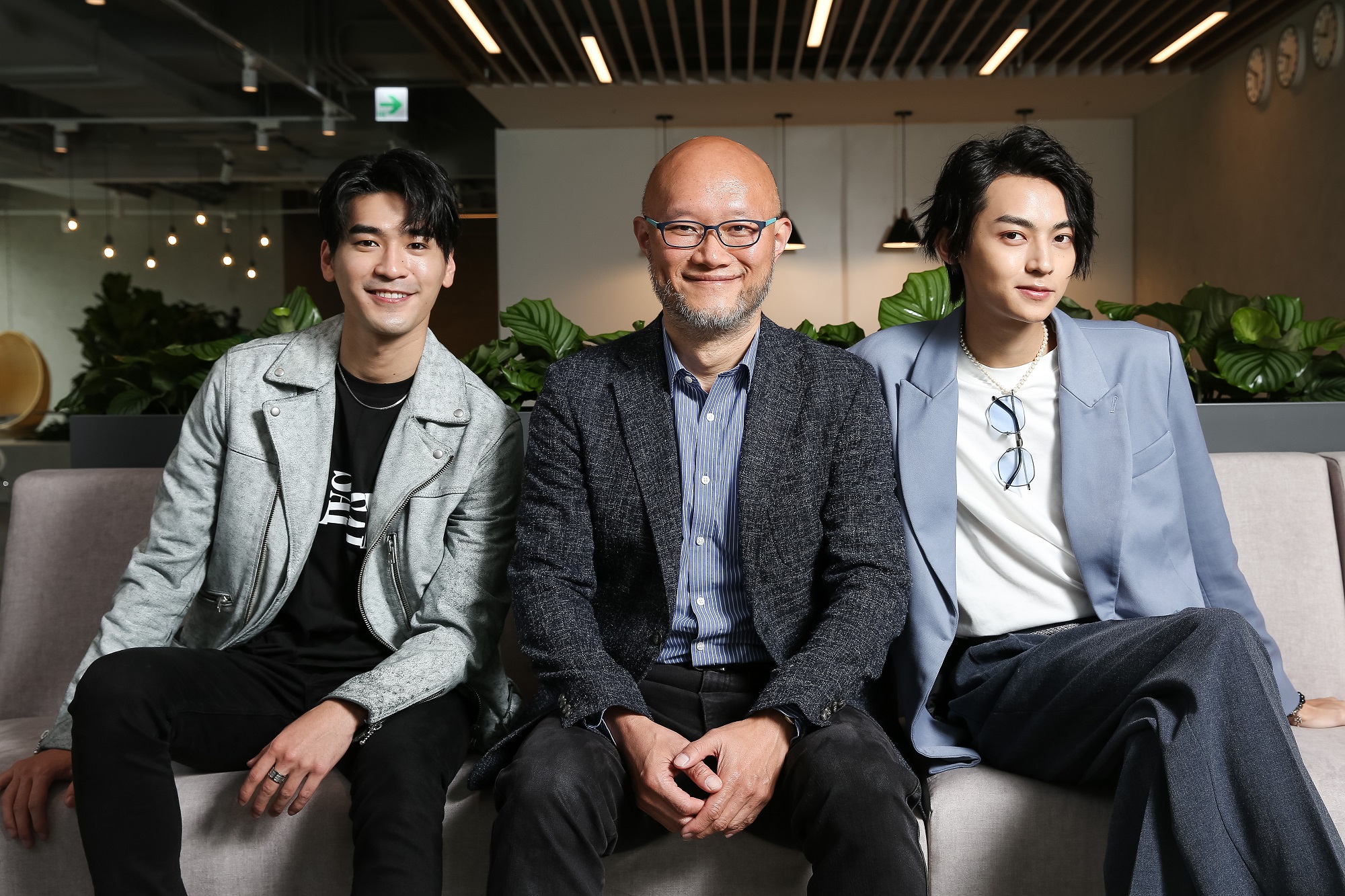 LINE台灣董事總經理陳立人(中),於去年兼任LINE TV執行長,十分重視內容投資,今年推出的BL劇《HIStory4—近距離愛上你》也獲得好成績。左為涂善存、右為陳立安。