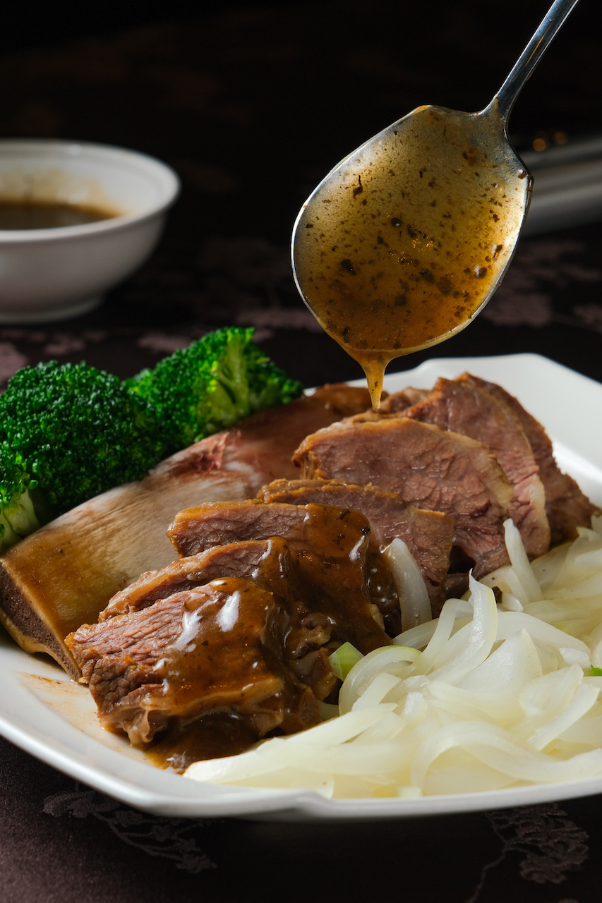 風味濃郁的「黑松露牛排」肉質帶有脂肪，細筋處Q彈。（980元／份）