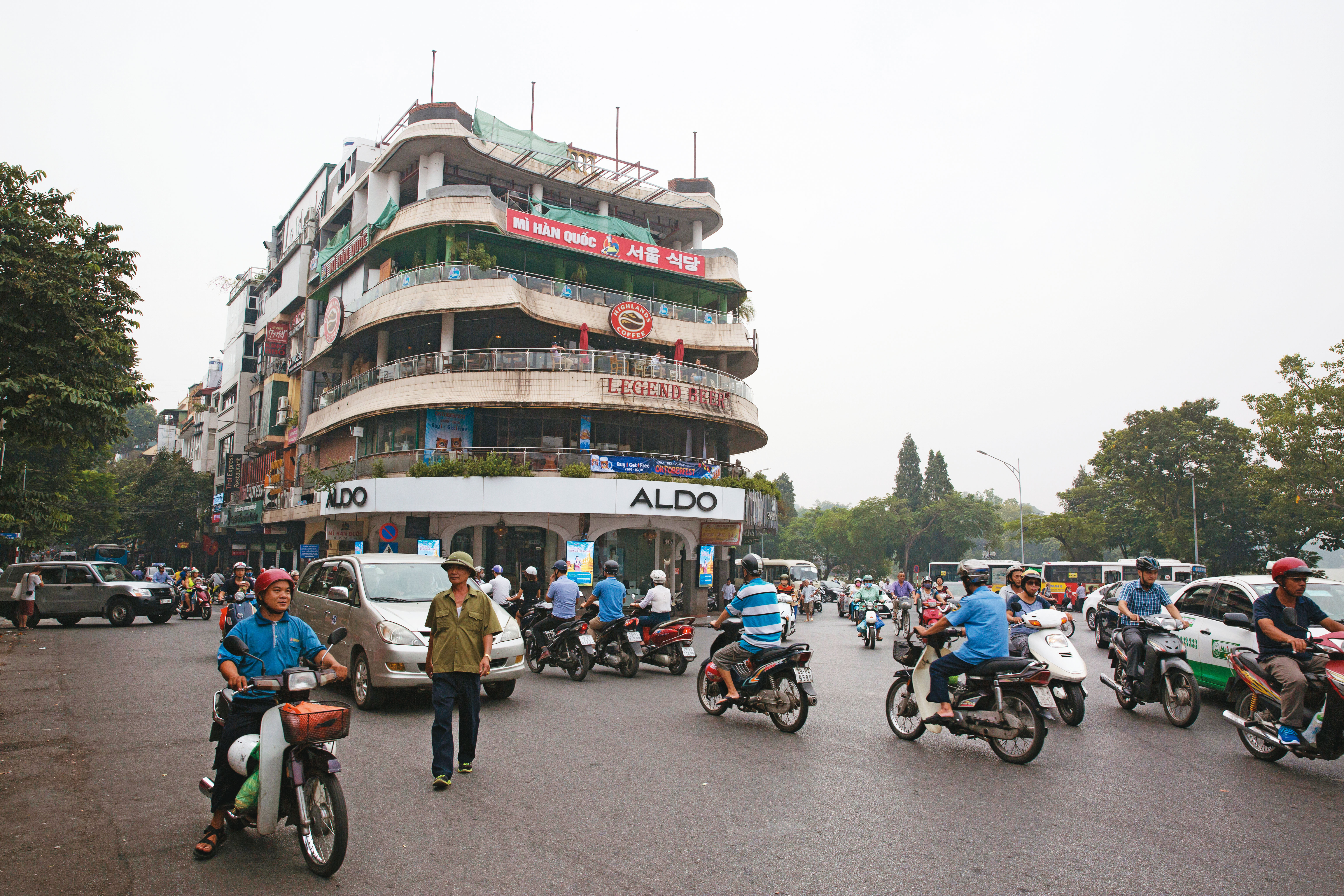 越南是全球多數科技大廠退出中國後的首選，經濟成長率長期看好，值得投資人留意。