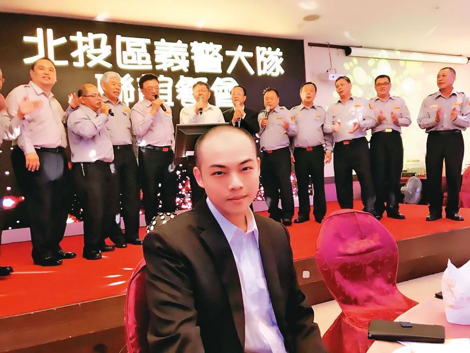 民進黨台北市黨部前評召趙映光的兒子趙介佑(圖)因涉嫌販毒遭羈押,5月1日已被台北市黨部開除黨籍。(翻攝趙介佑臉書)