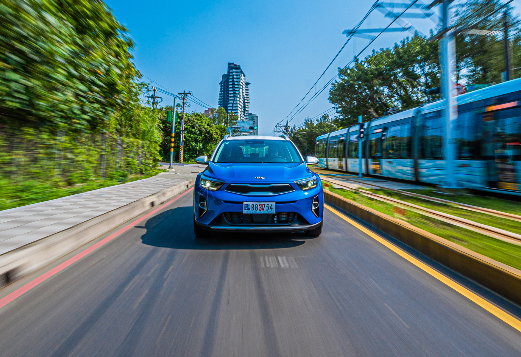 【鏡試駕】科技小虎！KIA Stonic 1.0T 智慧油電驚豔版