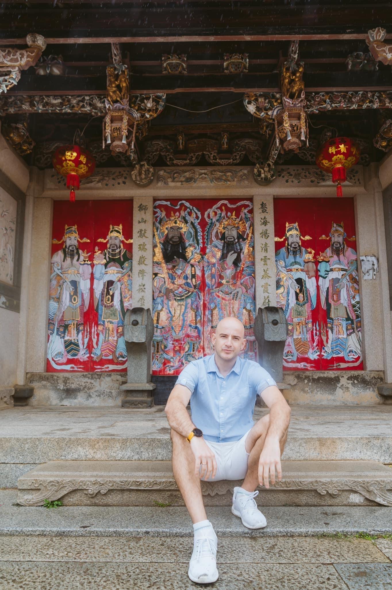 吳鳳深愛台灣成為台灣女婿,也致力介紹台灣給外國人認識。(翻攝自吳鳳臉書)