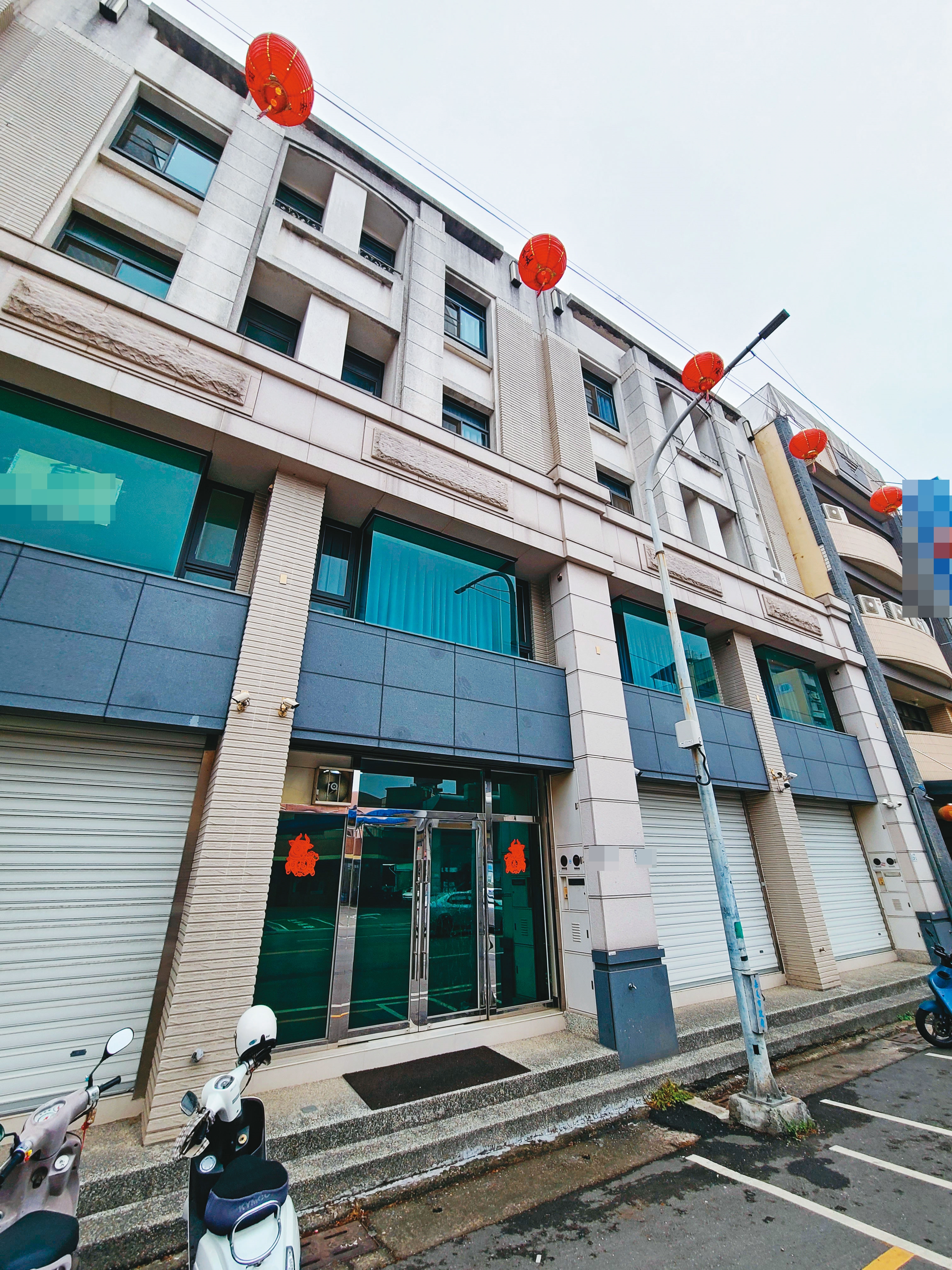 陳盈助位於嘉義市上海路住處被檢警查獲疑為洗錢基地，俗稱「水房」。