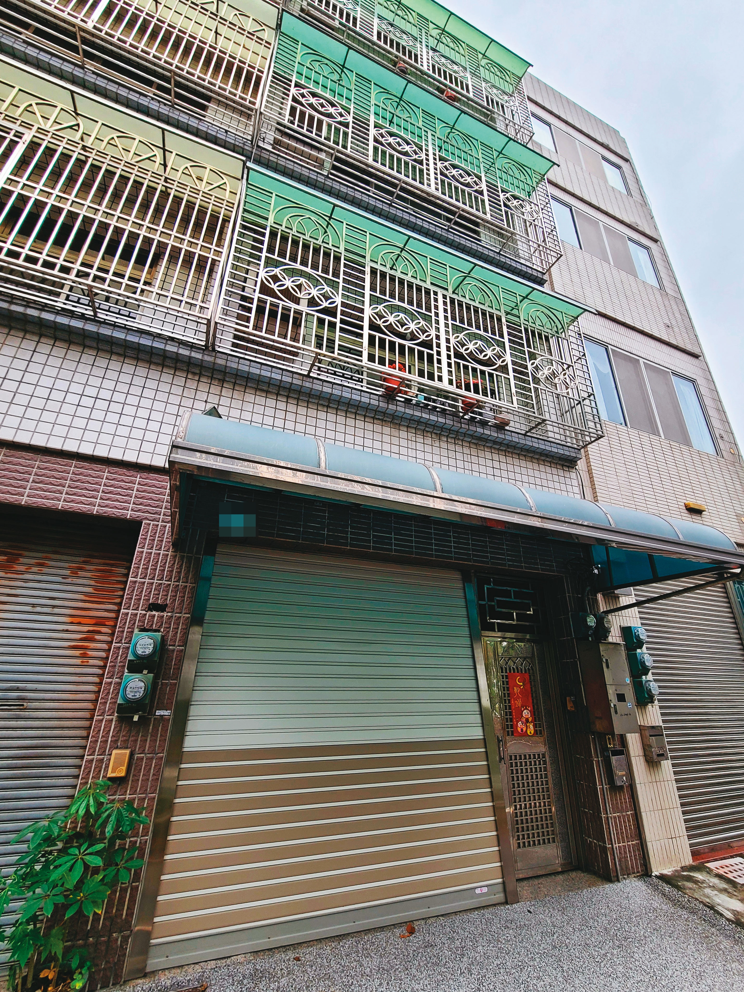 檢調共發動6百多名司法警察到陳盈助名下房屋搜索，圖為其中一處位於世賢路住宅。