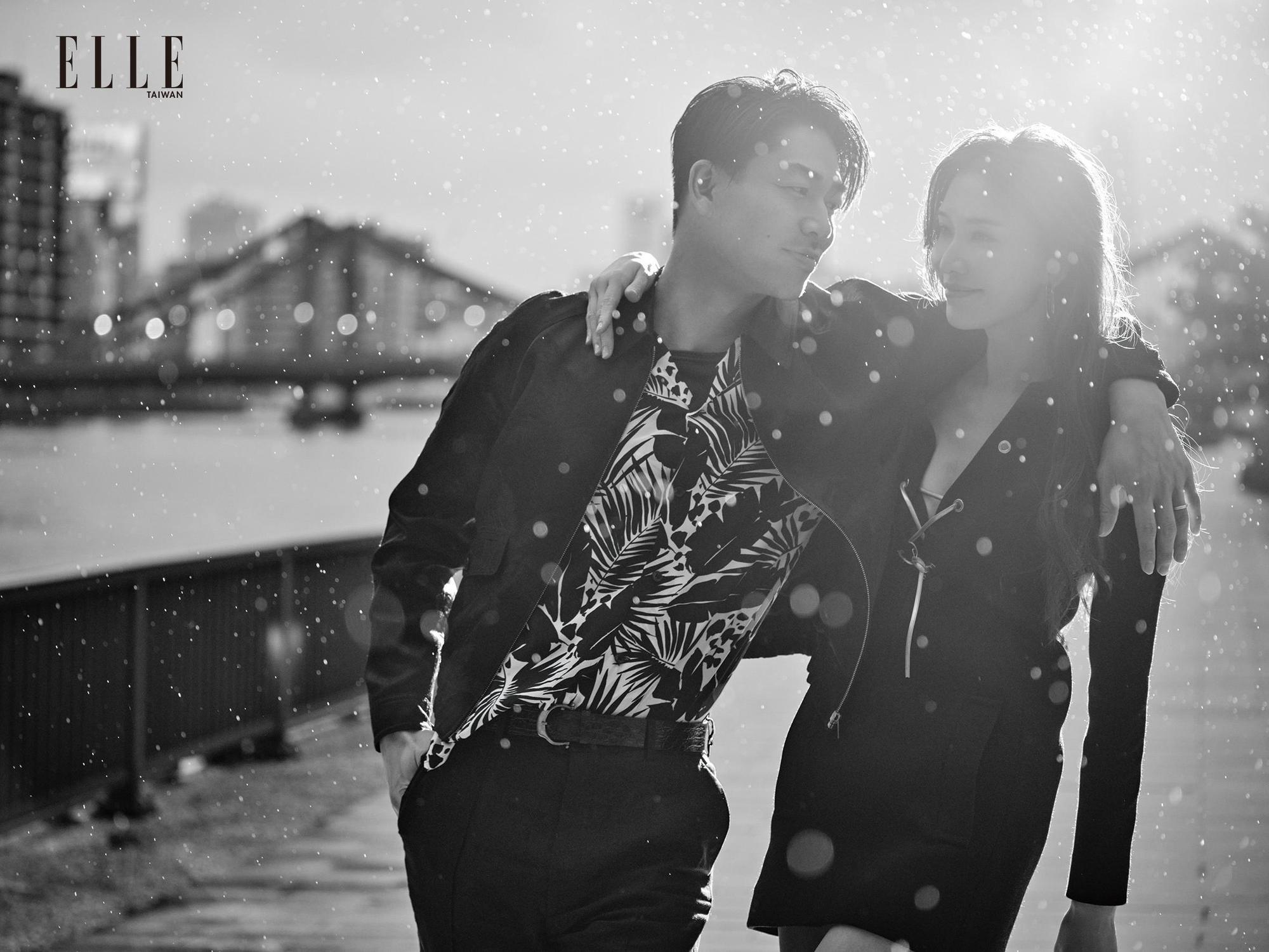 林志玲的黑色胸前綁帶洋裝出自SAINT LAURENT。Akira身穿SAINT LAURENT外套、黑白圖騰襯衫與FENDI西褲。(《ELLE》國際中文版雜誌提供)