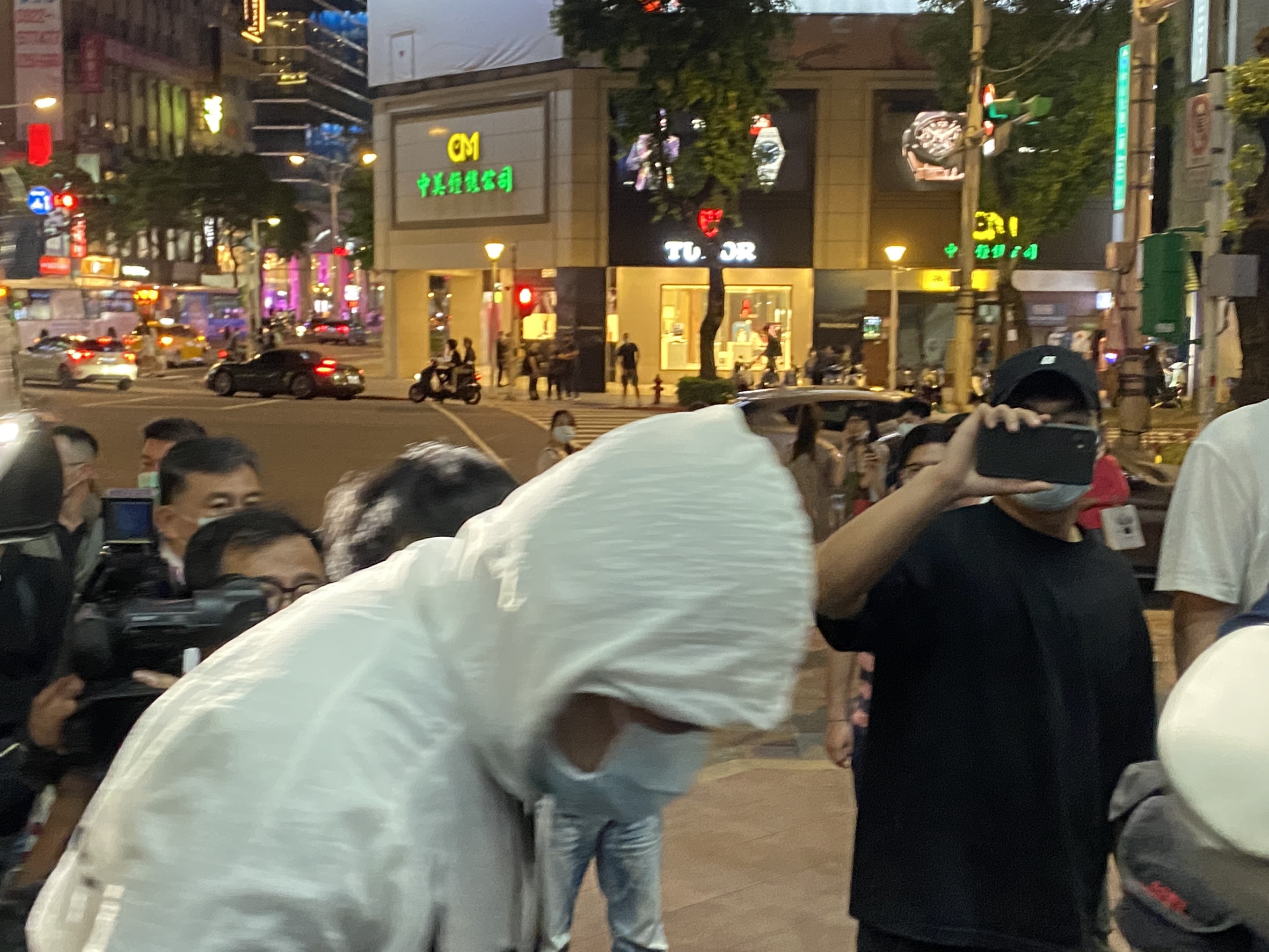 警方逮捕駕駛休旅車接應的蔡男。（讀者提供）