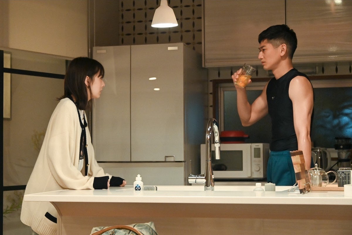 北川景子（左）和永山瑛太在新劇《離婚活動》演夫妻，才結婚就提出離婚。（翻攝自TBS）