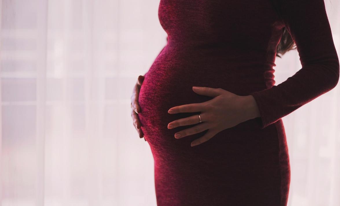 人妻懷孕竟遭婆婆詛咒，結果婆婆一語成讖，寶寶沒能留住。（示意圖，pixabay）