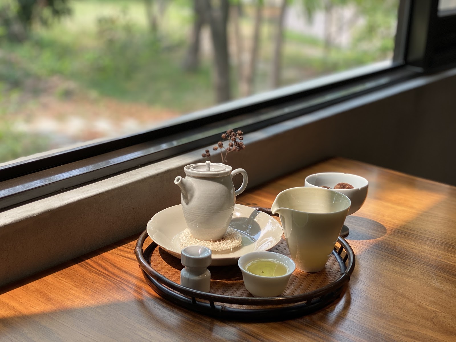 精選台灣、中國茶品，可在座位輕鬆享受泡茶時光。