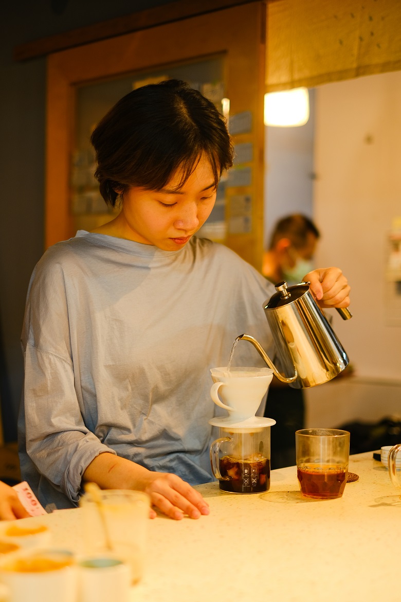 手沖咖啡有約莫十種可以選擇。（100元起／杯）