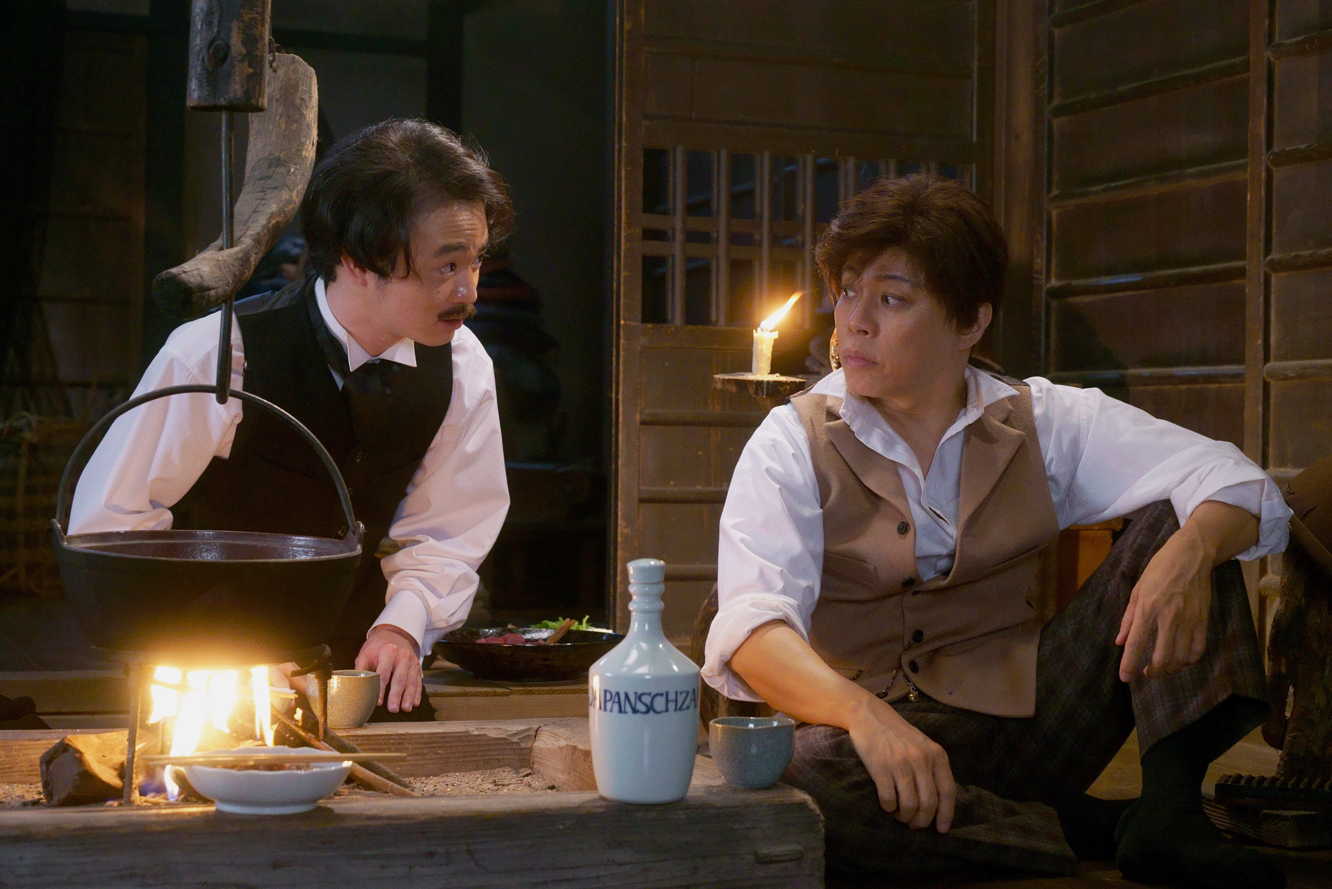 西川貴教（右）睽違5年接演大銀幕作品，在《天外者》中飾演岩崎彌太郎。（天馬行空提供）