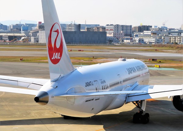 民航局官員昨證實，日本航空報備擬結束成立近40年的高雄營業處。（翻攝自AL日本航空台灣官方臉書）