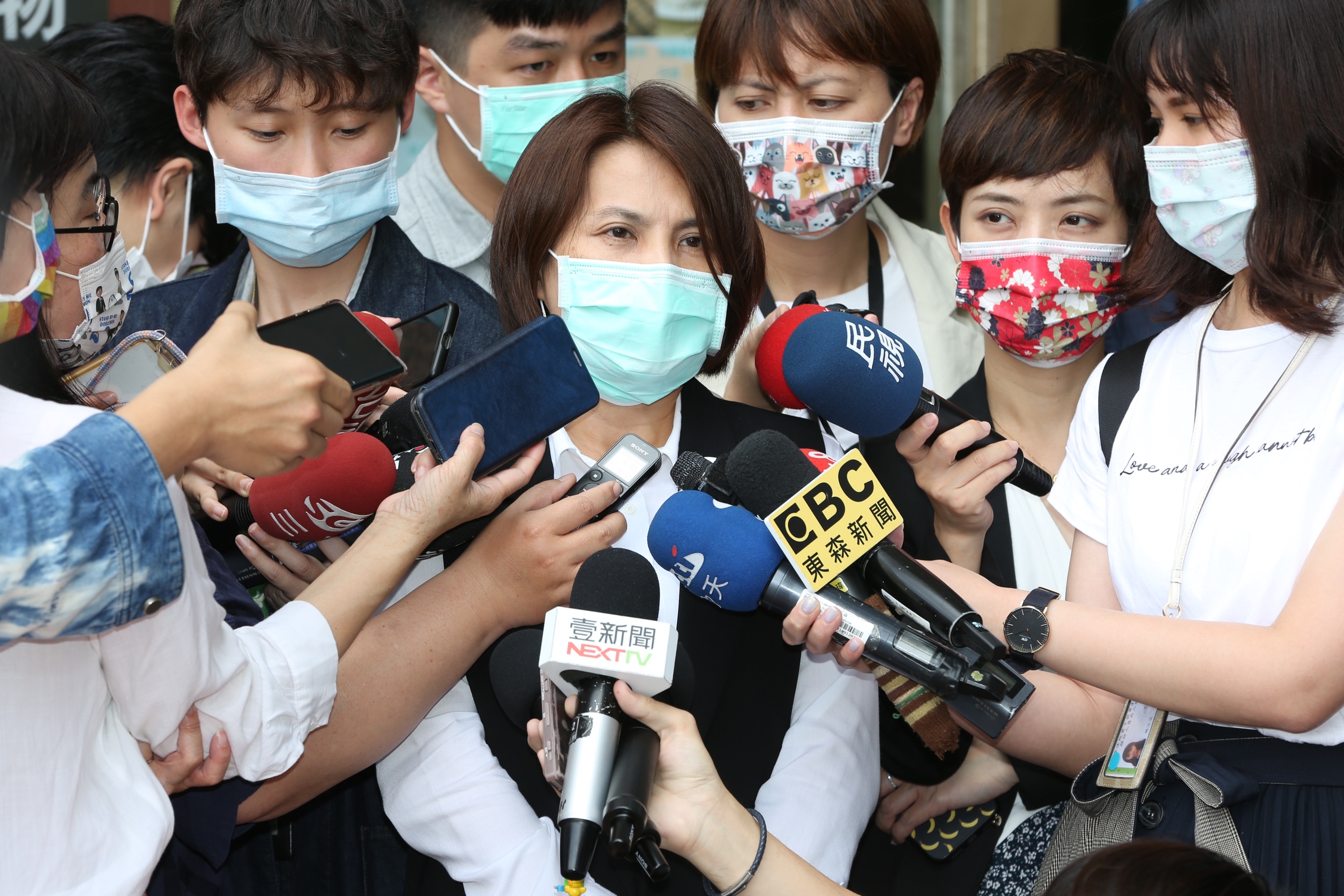 民進黨嘉義市黨部主委黃露慧會後接受媒體訪問。