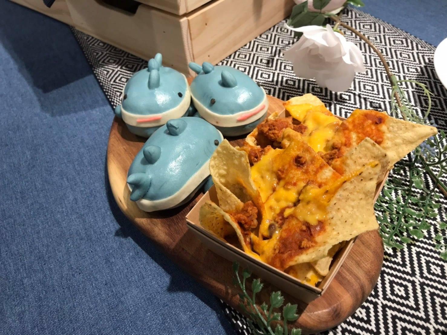 「鯊鯊包」7日起重新回歸上架,出爐時間則調整為只有上午11點一場,每天一樣供應1,000個。(翻攝自IKEA 宜家家居 內湖店臉書)