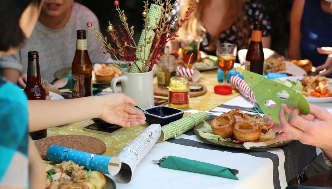 網友分享聚餐付費經驗,意外引起網友論戰(示意圖,pixabay)