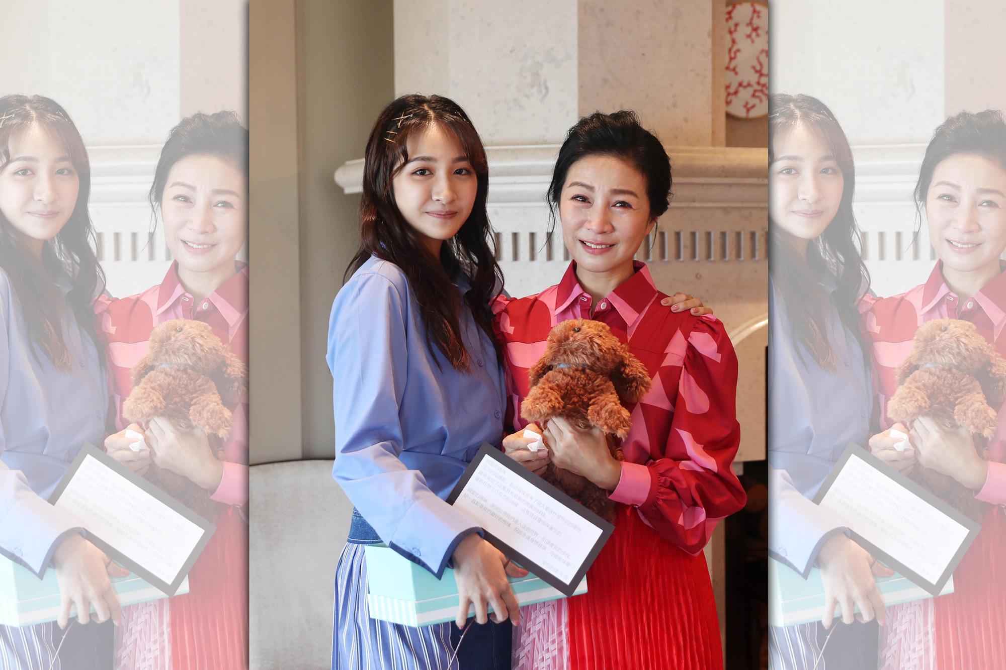 方文琳小女兒齊薇即將大學畢業,簽入高宇蓁經紀公司旗下,成為自己的小師妹。(大創紅國際提供)
