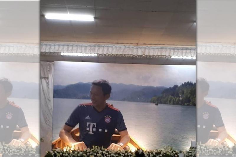 曾獲行政院反毒有功人士的調查局台南市調處調查專員王偉智上月因癌症不幸病逝留下2稚子，薇閣文教公益基金會董事長李傳洪主動聯繫表明願捐款協助。（讀者提供）