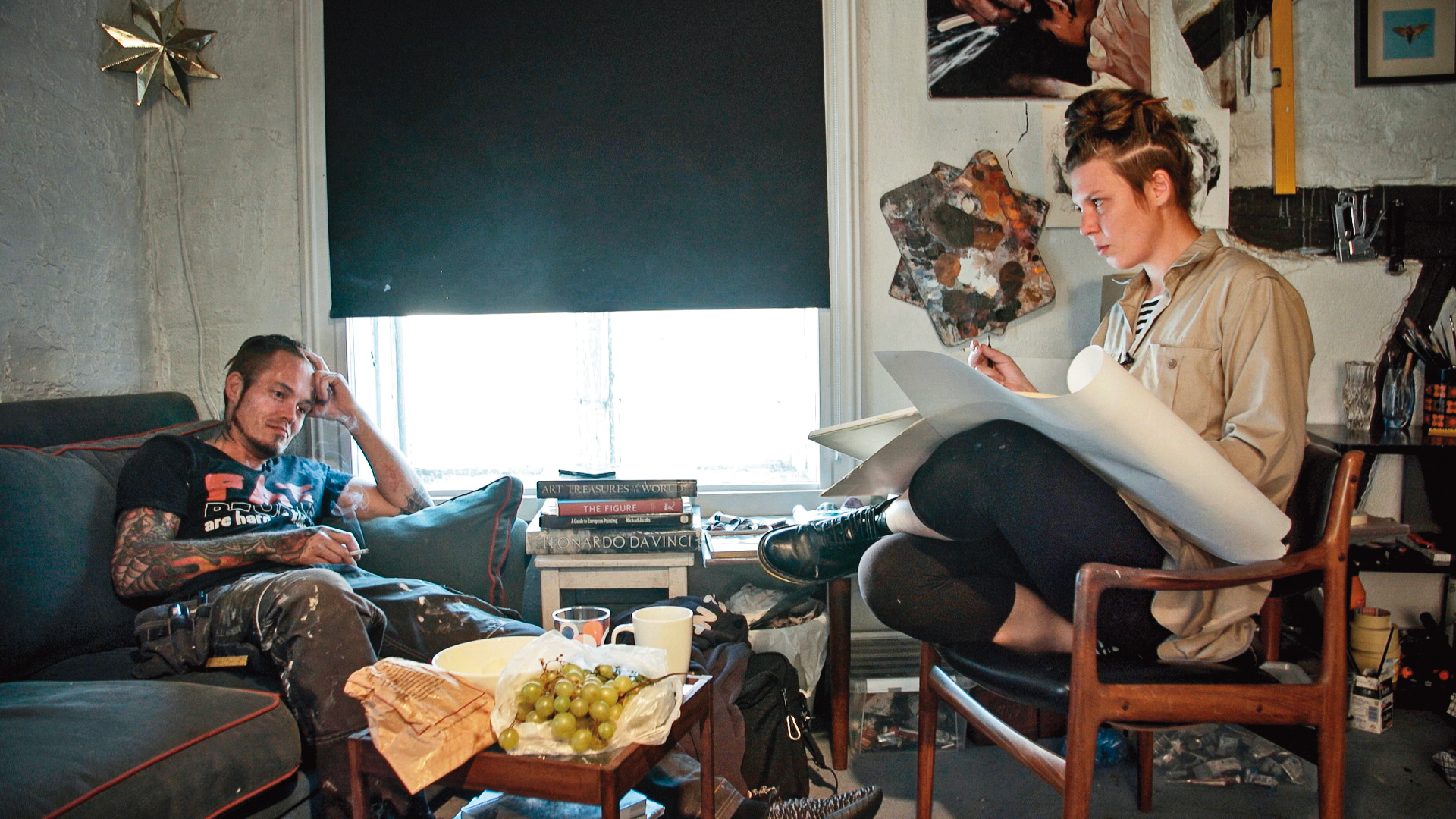 被偷了畫的女畫家不僅沒生氣，甚至主動要求為竊賊畫肖像，事件走向令人匪夷所思。（海鵬提供）