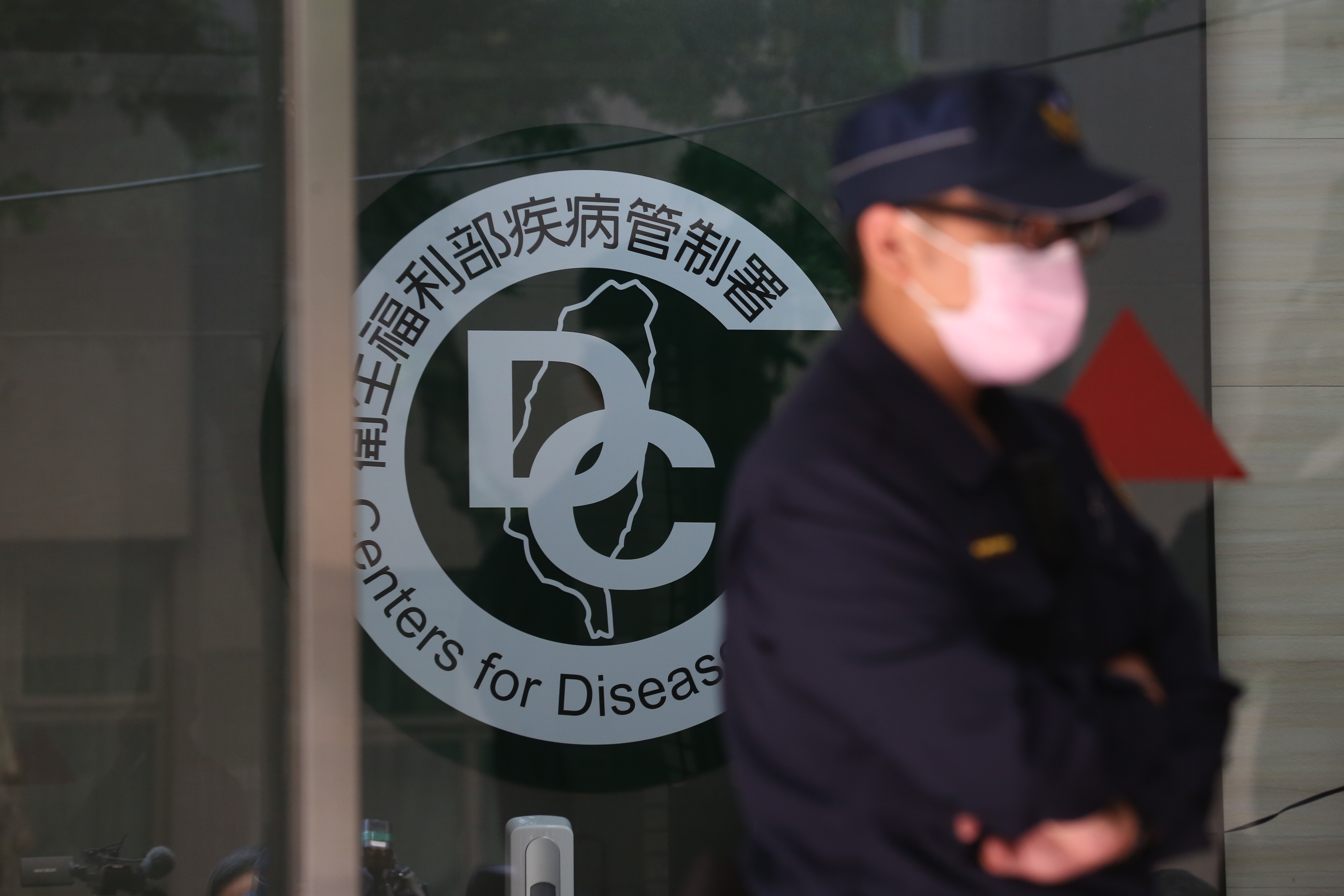 7名台灣人開遊艇返台卻遲遲未能下船，指揮中心澄清表示，該船未依規定事先申請辦理入境檢查，後續將蒐集事證依法裁處。（本刊資料照）