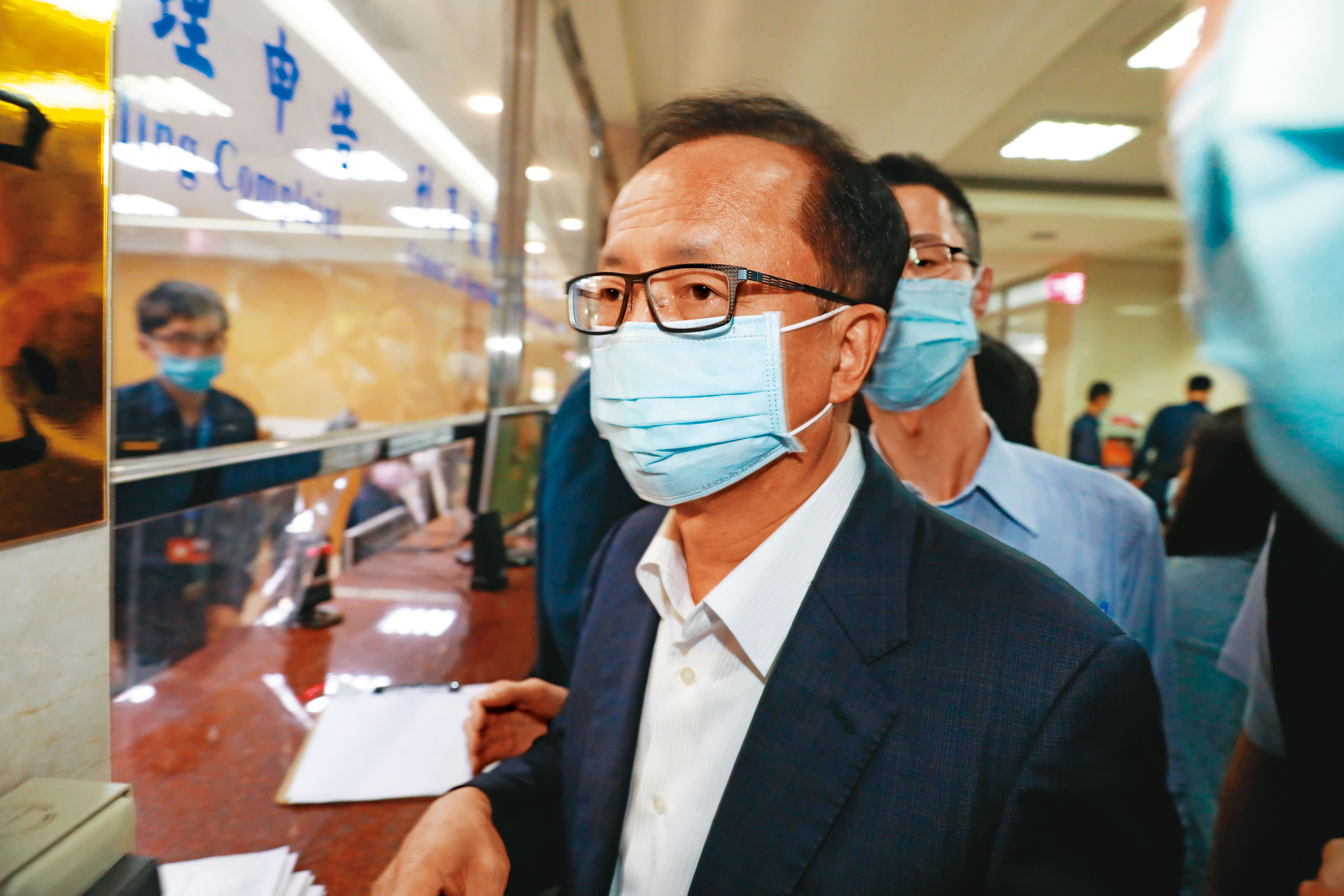 陳嘉昌主動將手機交給地檢署調查，還說地檢「較有公信力」，直接打臉署長陳家欽。