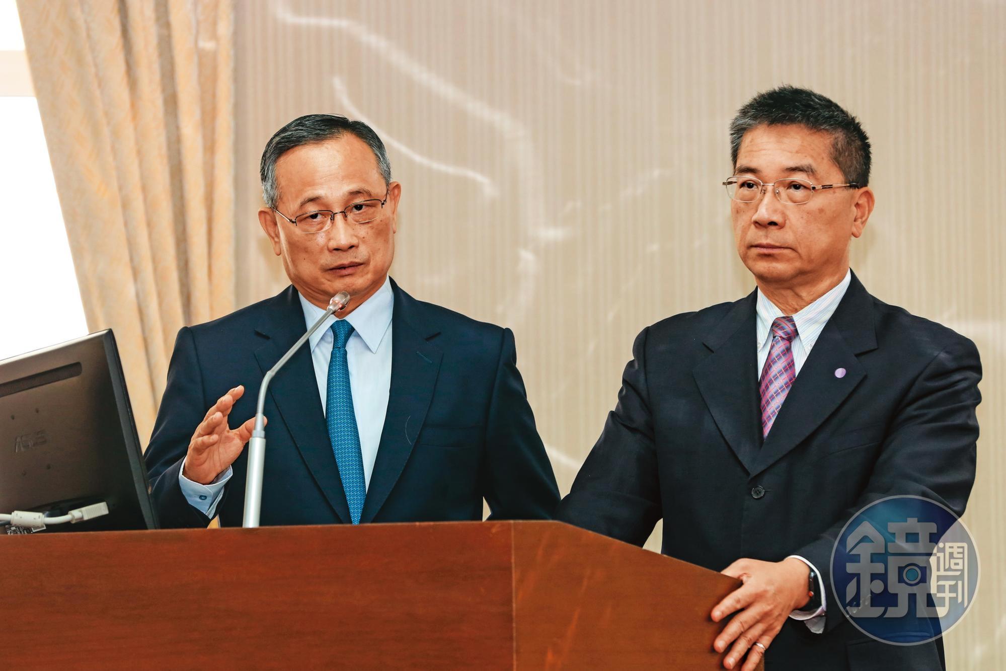 內政部長徐國勇(右)在臉書發文譴責暴力,強調將嚴正執法,展現公權力。