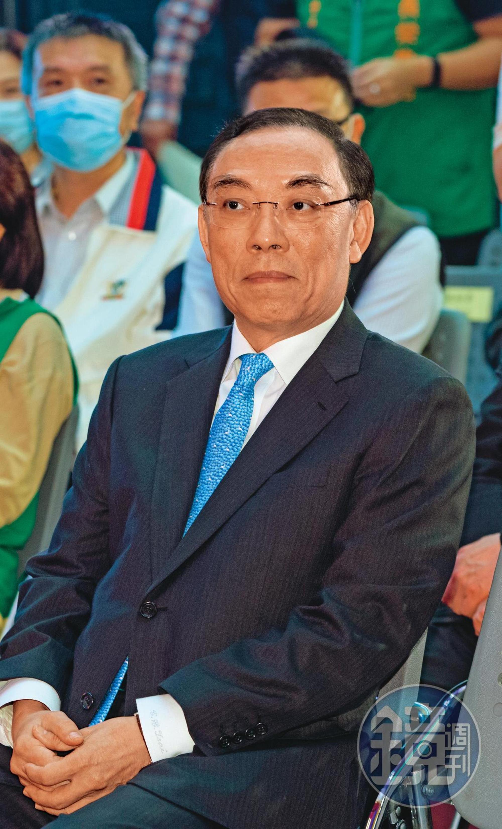 法務部長蔡清祥要求檢警合作掃黑及斬斷黑幫金脈，鎖定幫派、槍枝、毒品、金融詐騙及綠能蟑螂5大目標下手。