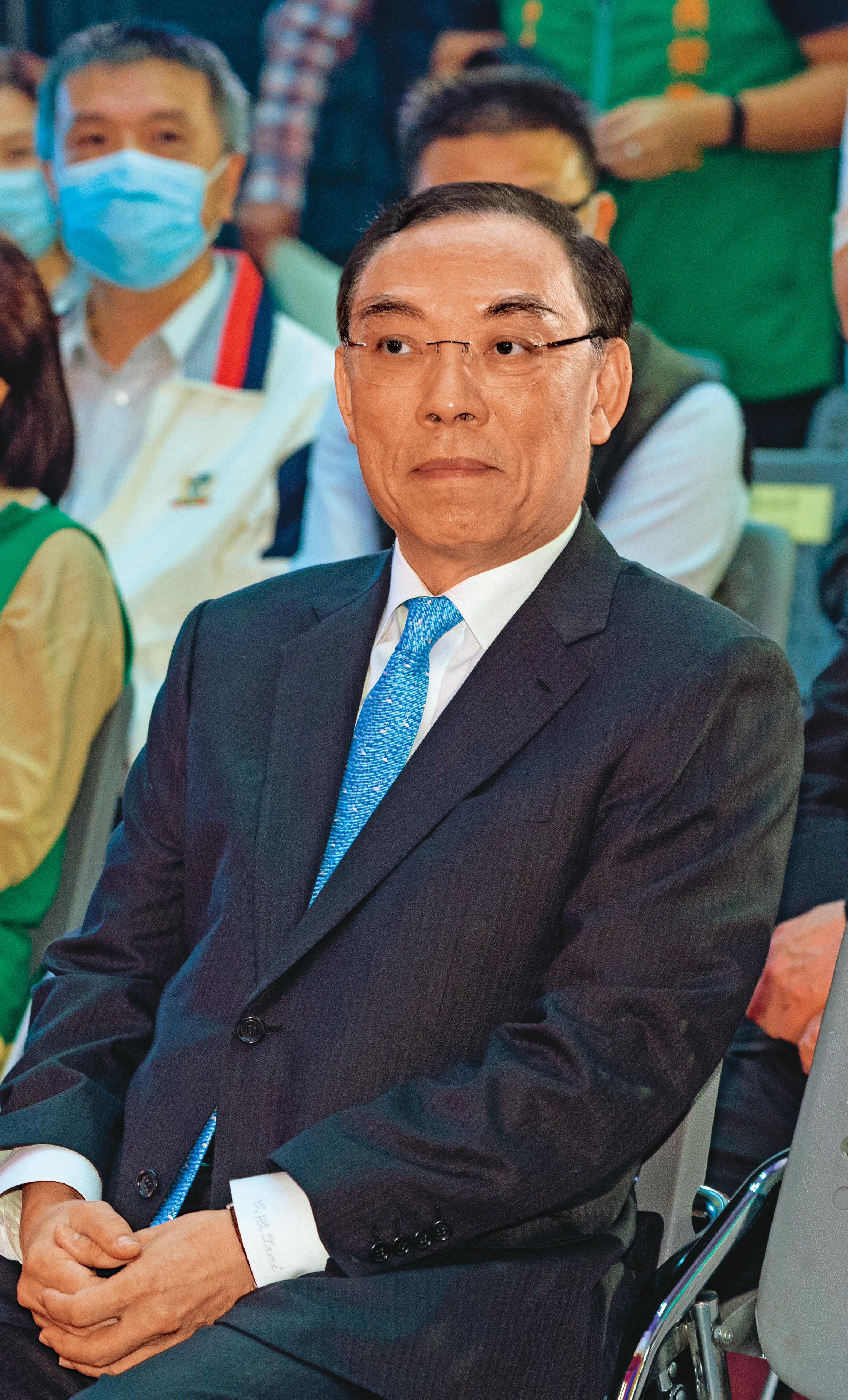 法務部長蔡清祥要求檢警合作掃黑及斬斷黑幫金脈,鎖定幫派、槍枝、毒品、金融詐騙及綠能蟑螂5大目標下手。