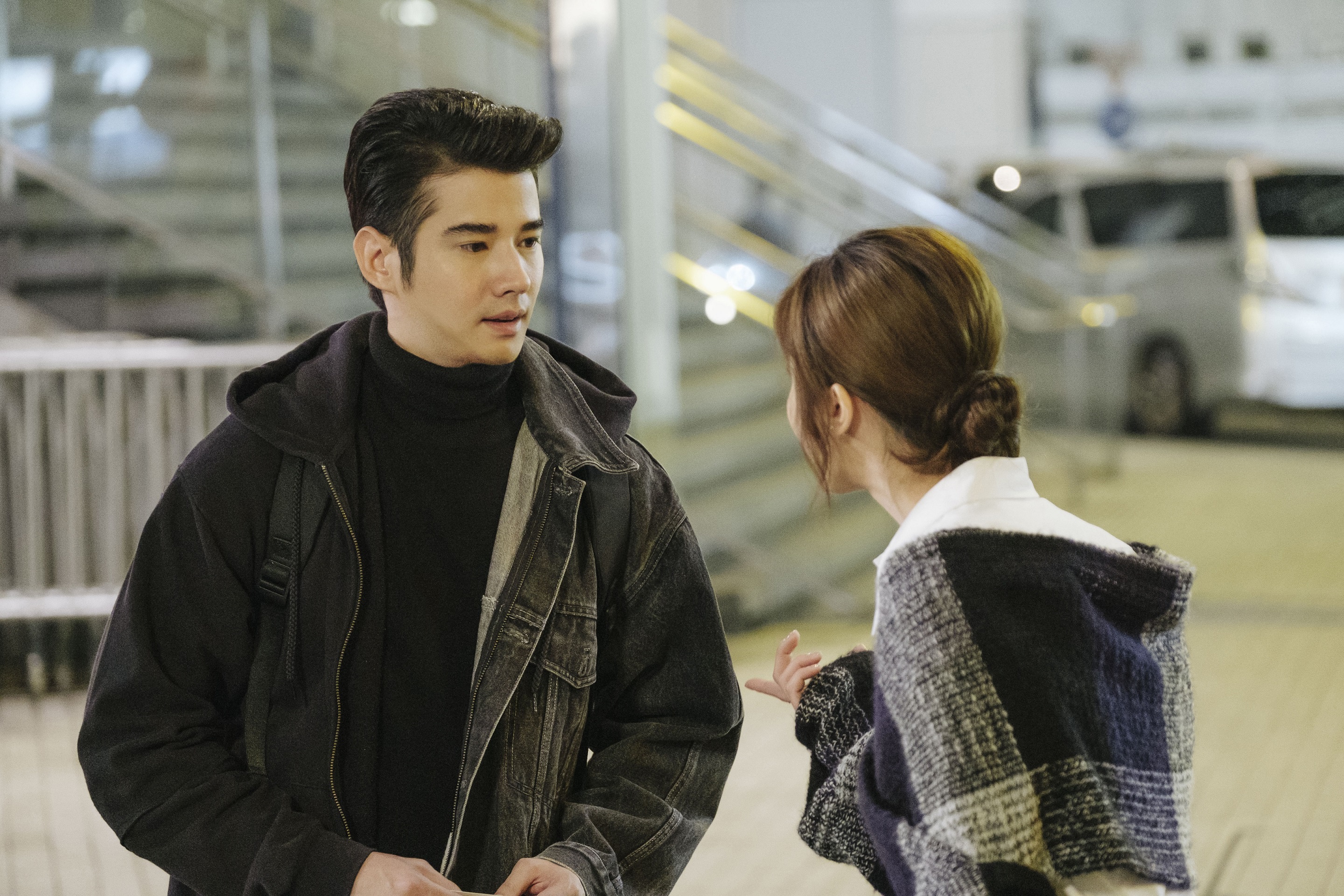 泰國男神馬力歐在電影中真演出泰國男神，追求蔡卓妍。（華映提供）