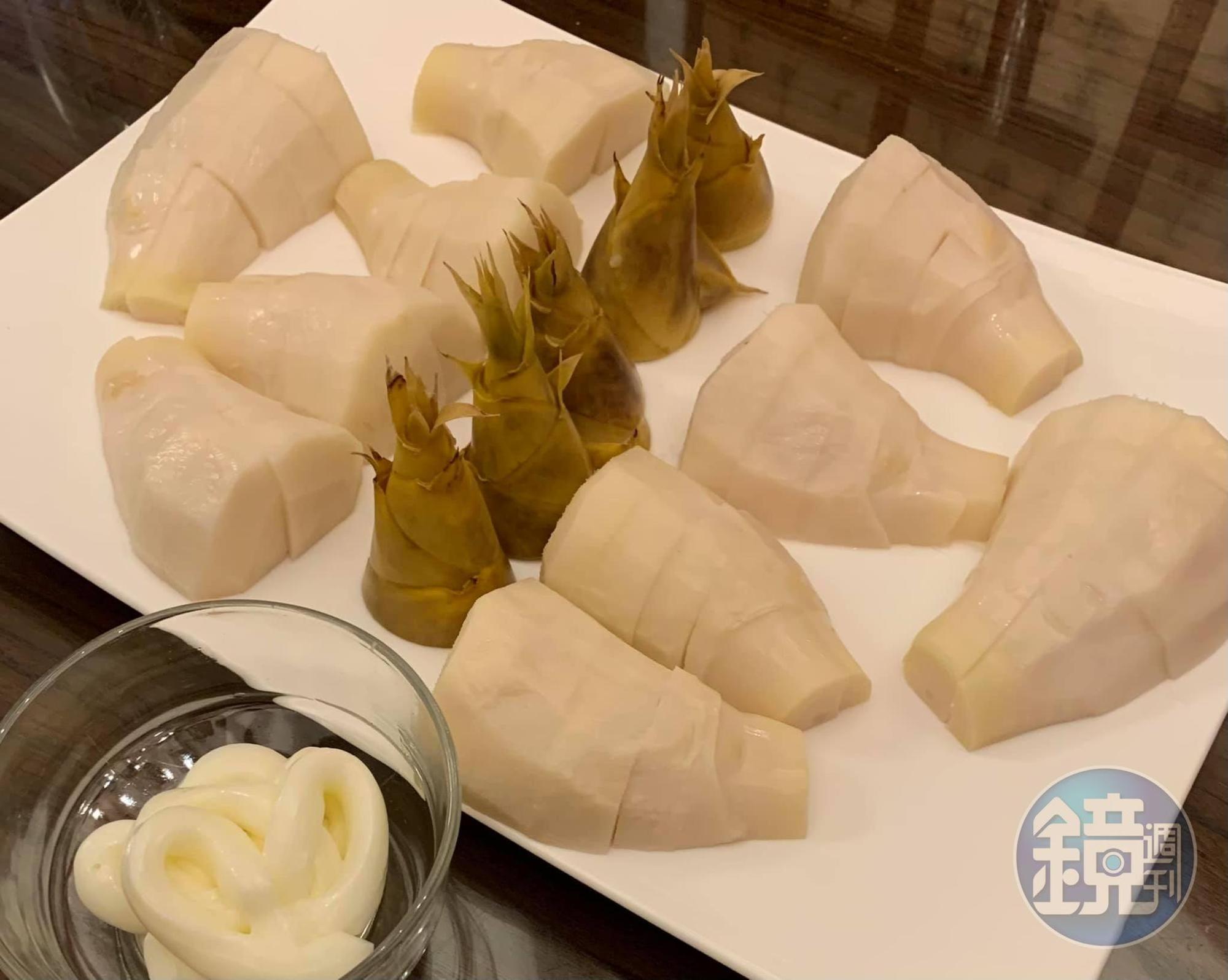 煮後立刻冰鎮的「白玉涼筍」,滋味如水梨般清甜可口。